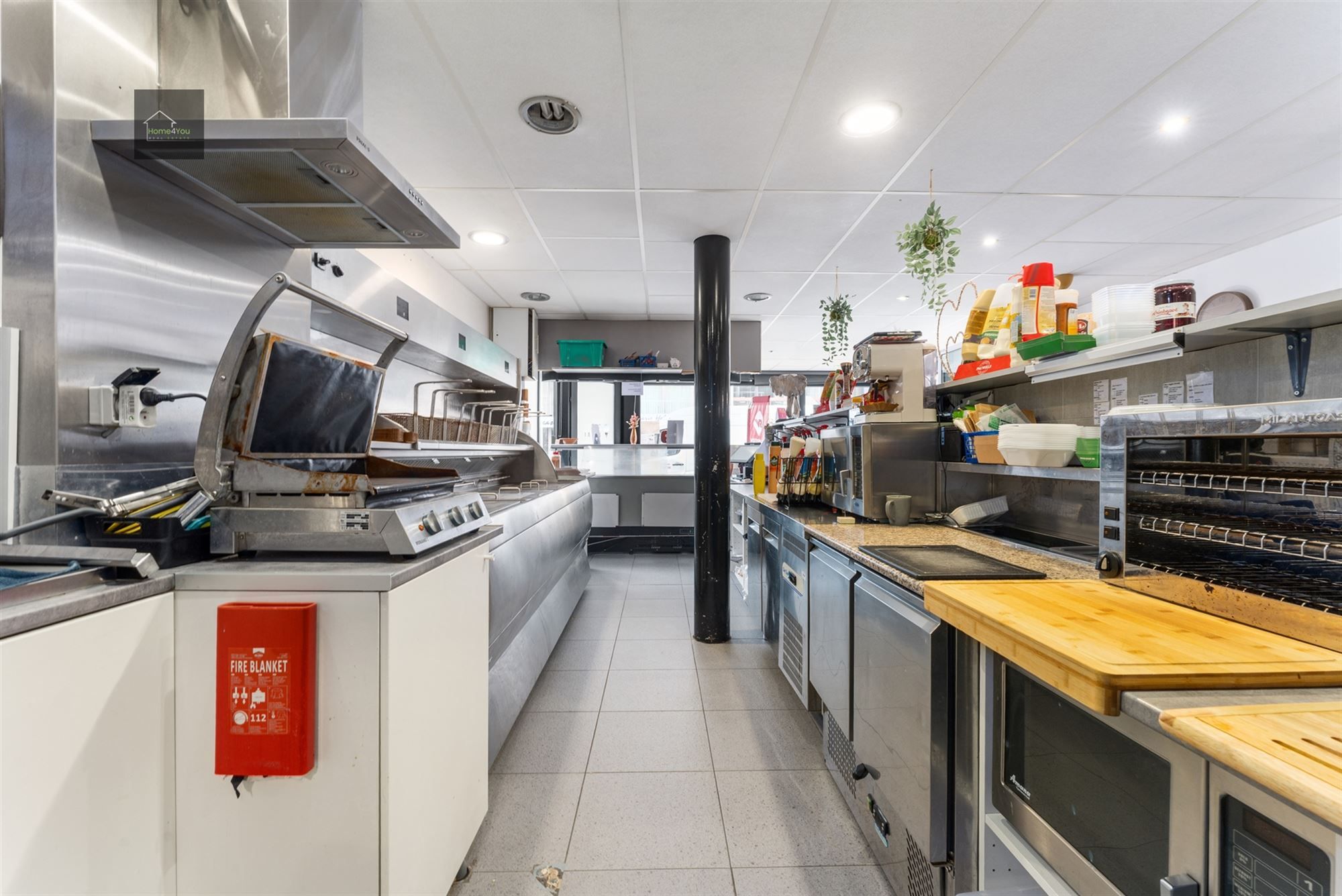 Handelspand op 50m van het strand! foto 10