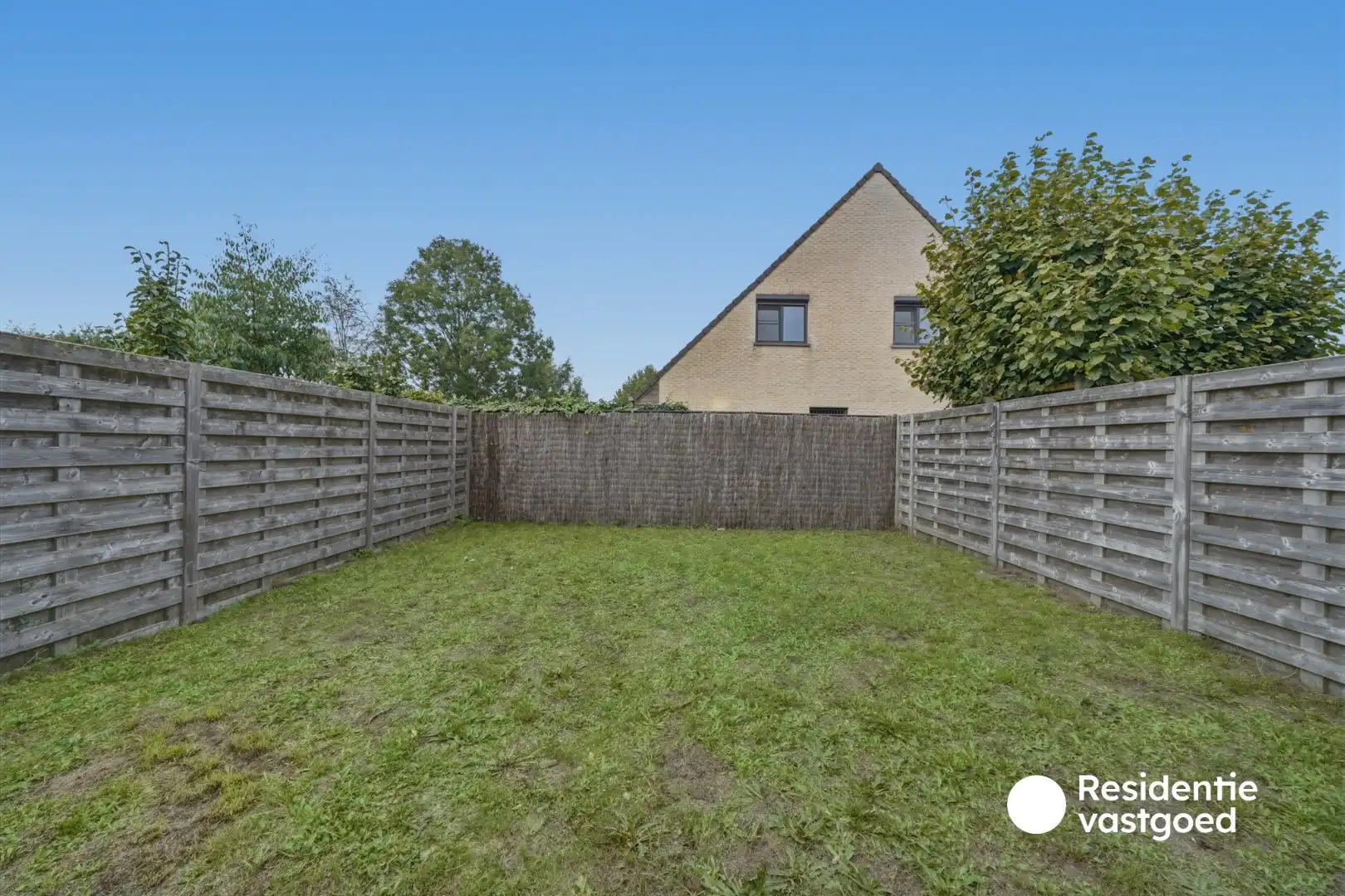 Recente en instapklare woning met 3 slaapkamers, garage en tuin te Zandvoorde! foto 13