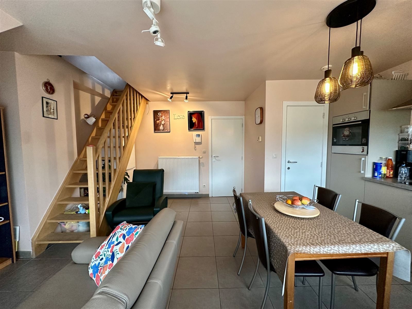 Instapklaar duplexappartement op toplocatie te Wetteren! foto 2