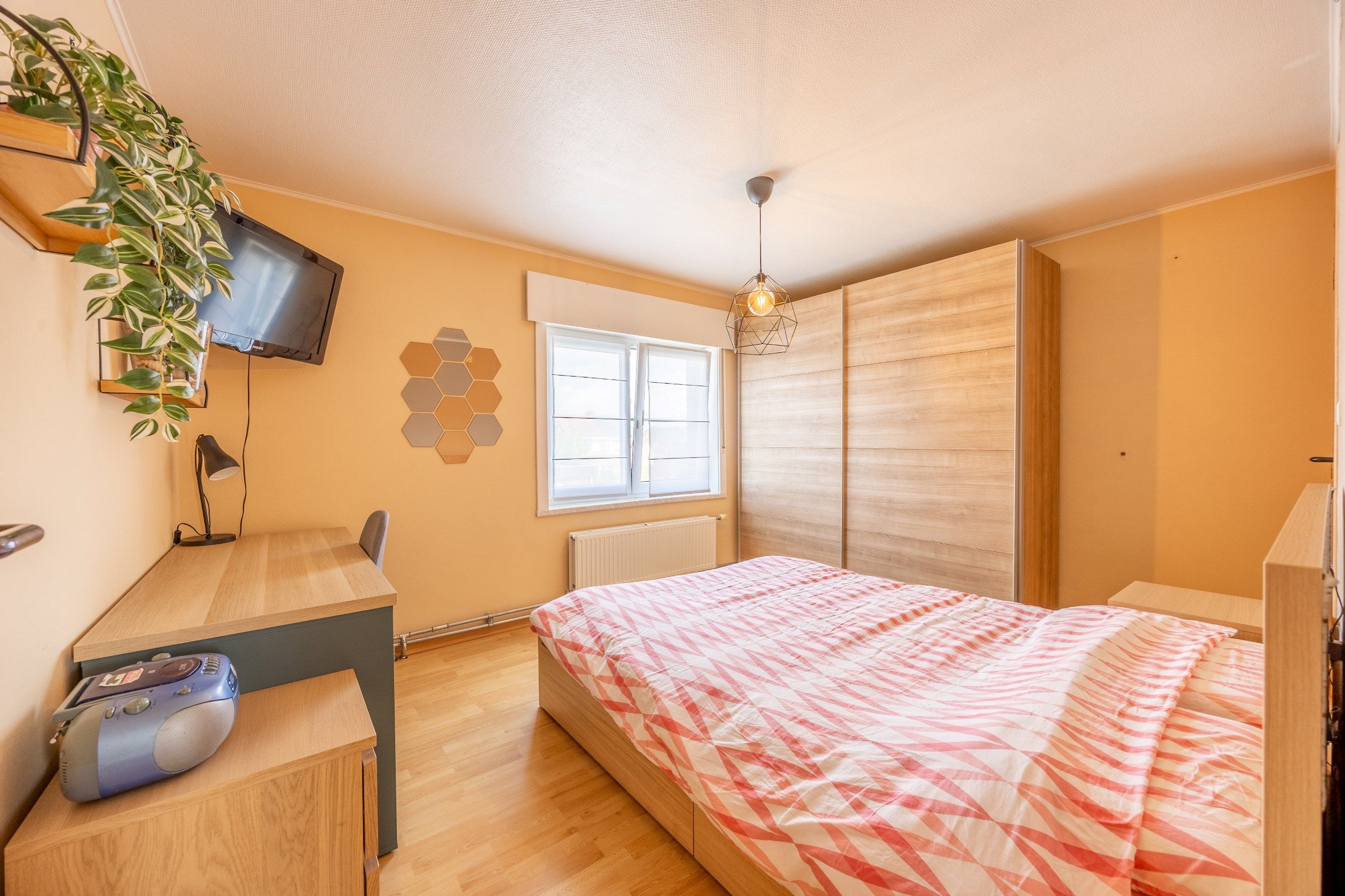 Instapklare woning met 4 slaapkamers en uitweg foto 12