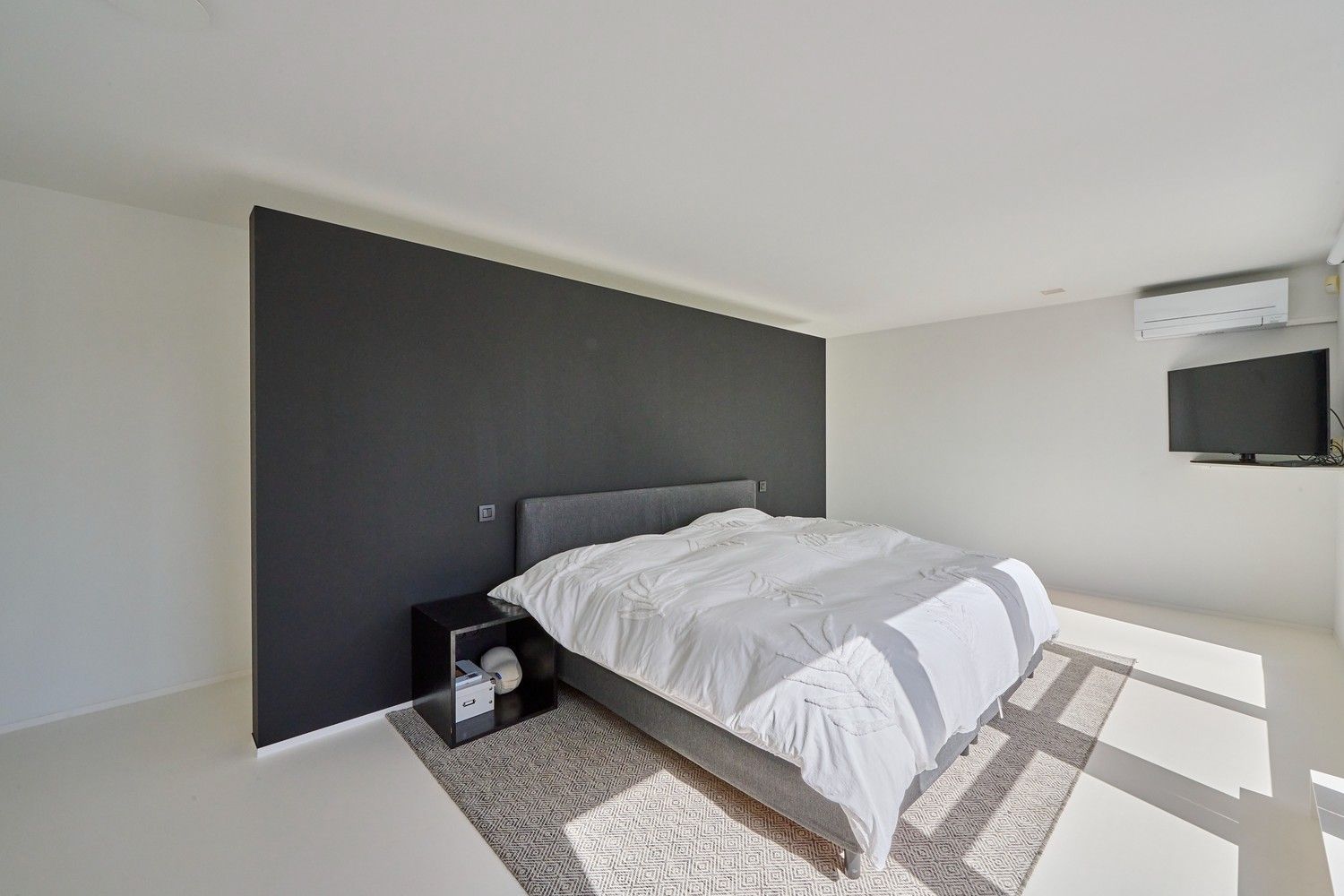 Wonen in pure architectuur - designvilla met super-de-luxe afwerking op fraai gelegen perceel foto 19