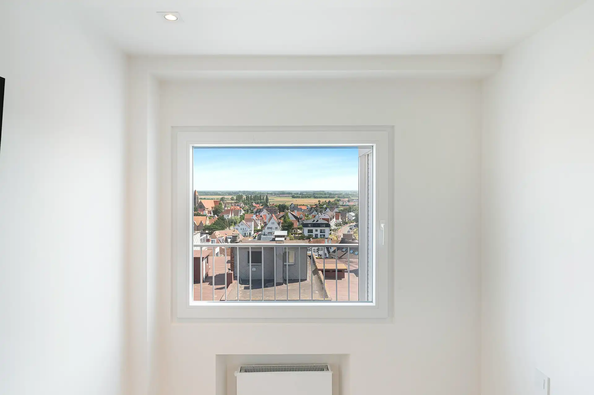 Prachtig gerenoveerd penthouse met panoramische zichten en zonnige ruime terrassen gelegen op de Zeedijk te Duinbergen foto 24