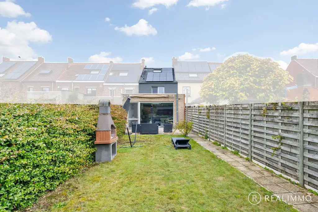 Gerenoveerde en energiezuinige gezinswoning in Aalbeke foto 2