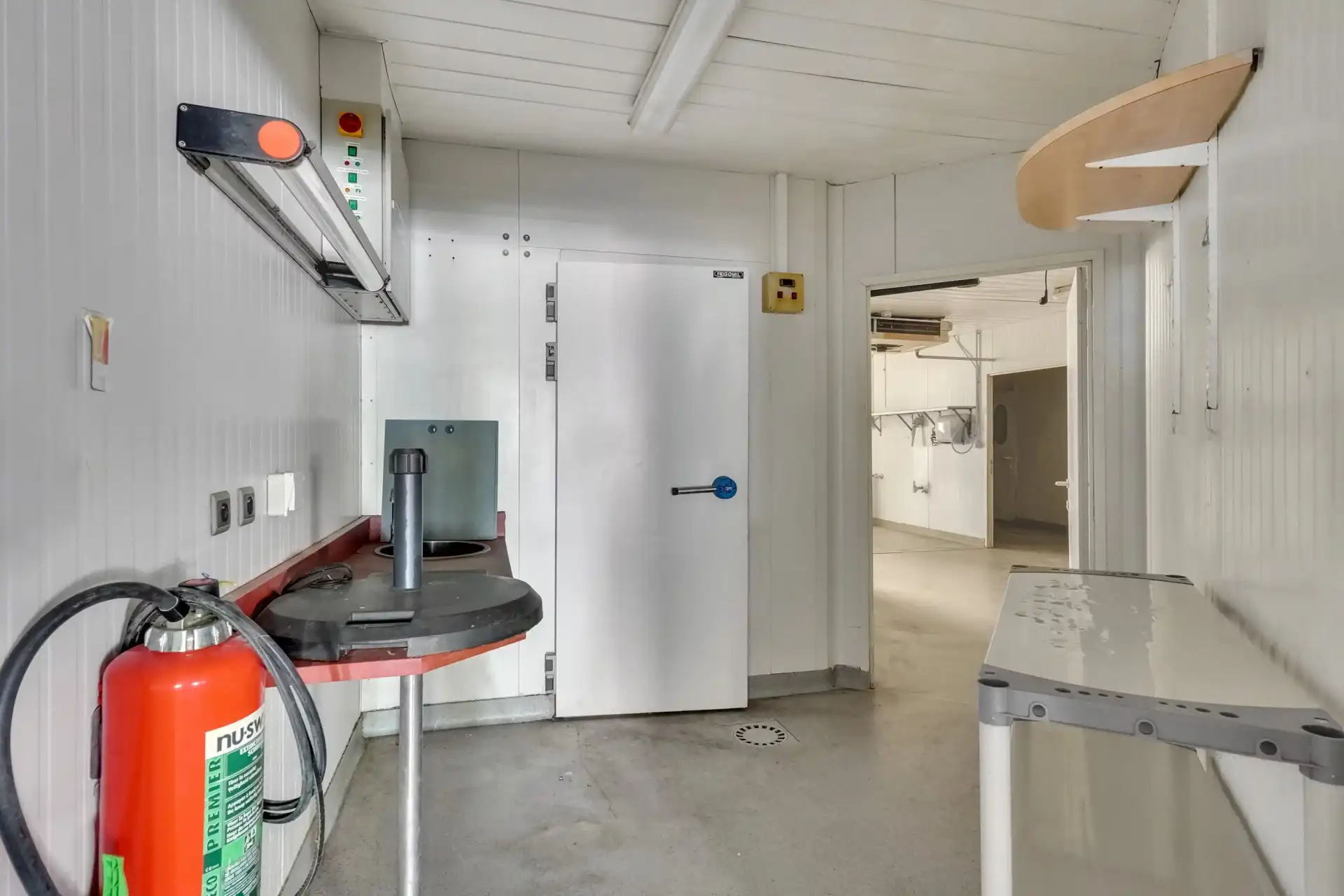 Ruim handelspand op toplocatie foto 9