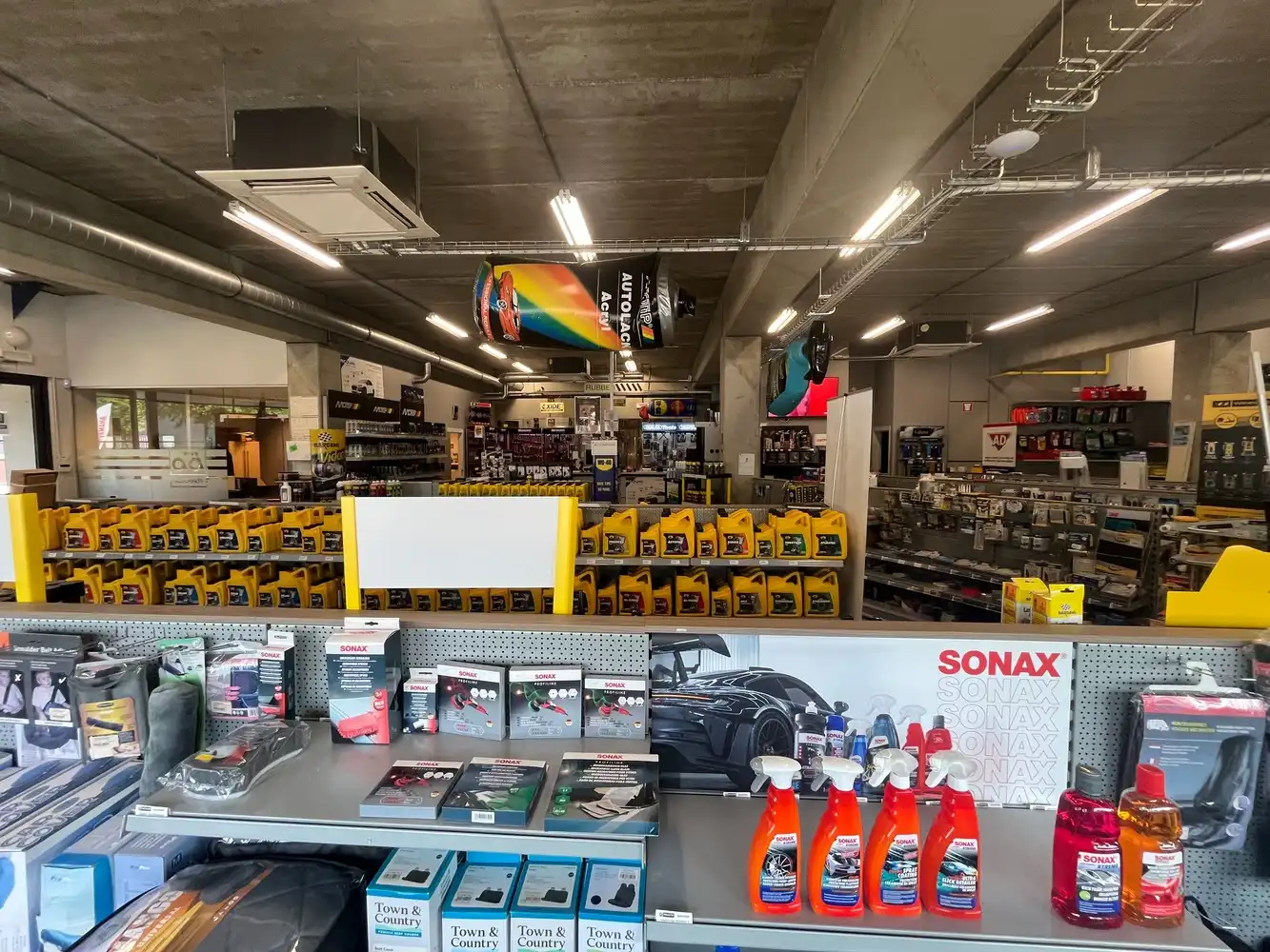 Showroom met opslagruimte foto 4