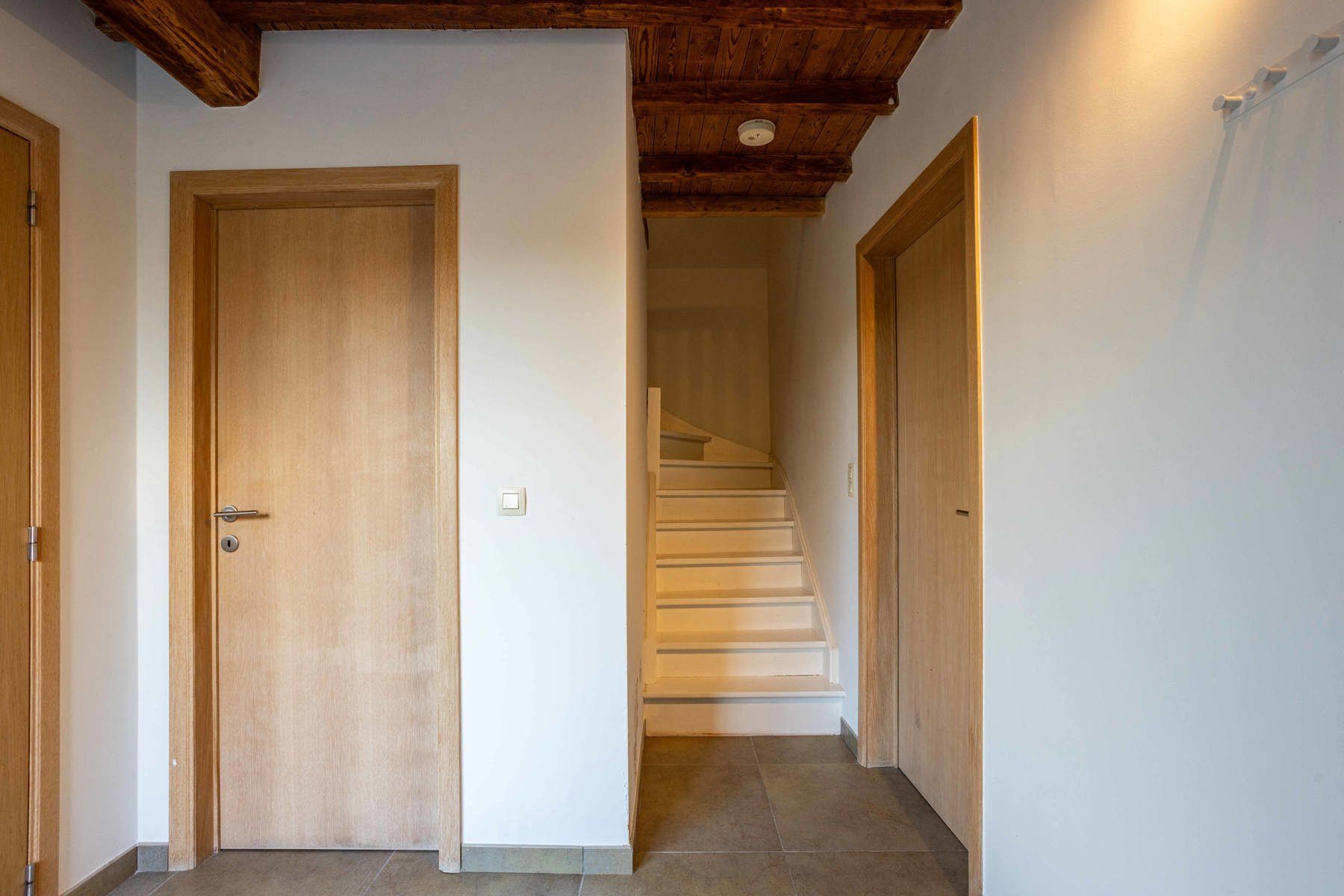 Ruime en lichtrijke woning in een rustige doodlopende straat foto 9