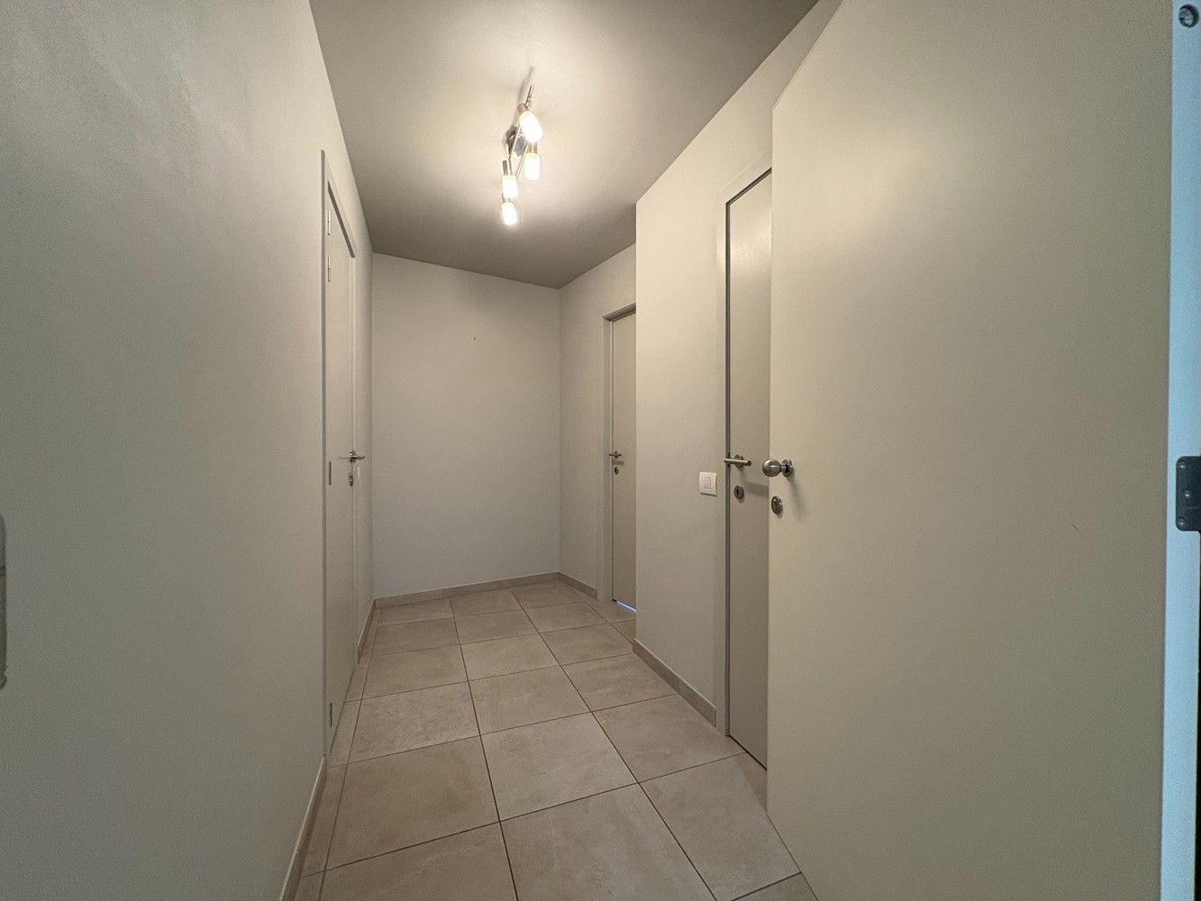 Recent nieuwbouwappartement in hartje Torhout foto 2