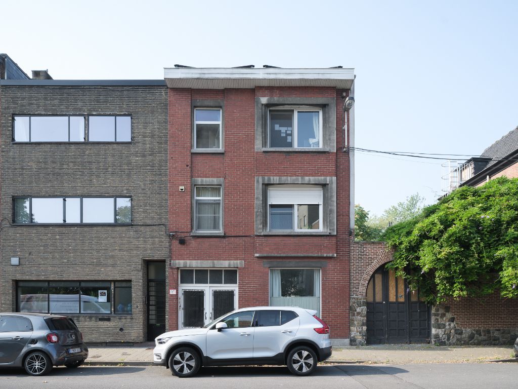 Burgerwoning met weelderige stadstuin, centraal tussen Gent-Sint-Pieters en de Bijloke foto 2