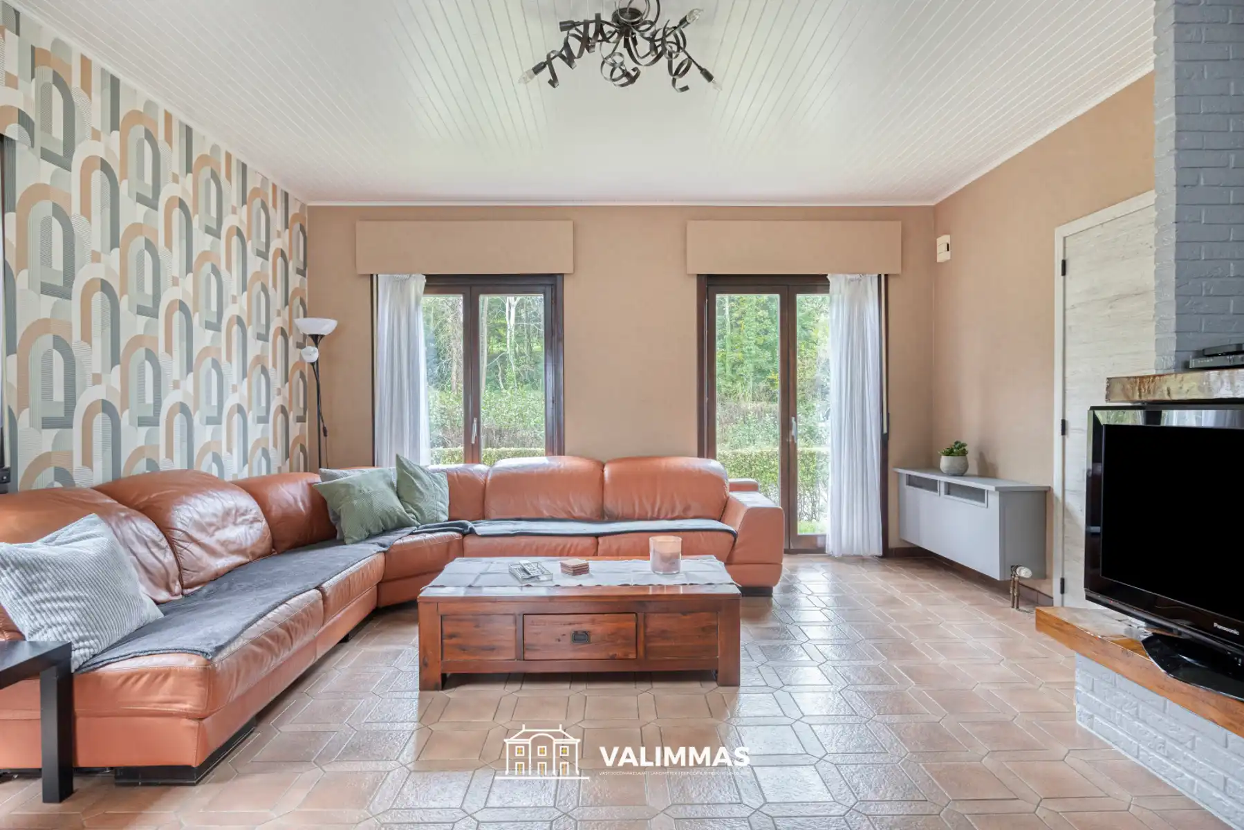 Verzorgde, mooi gelegen driegevelwoning met garage & tuintje foto 6