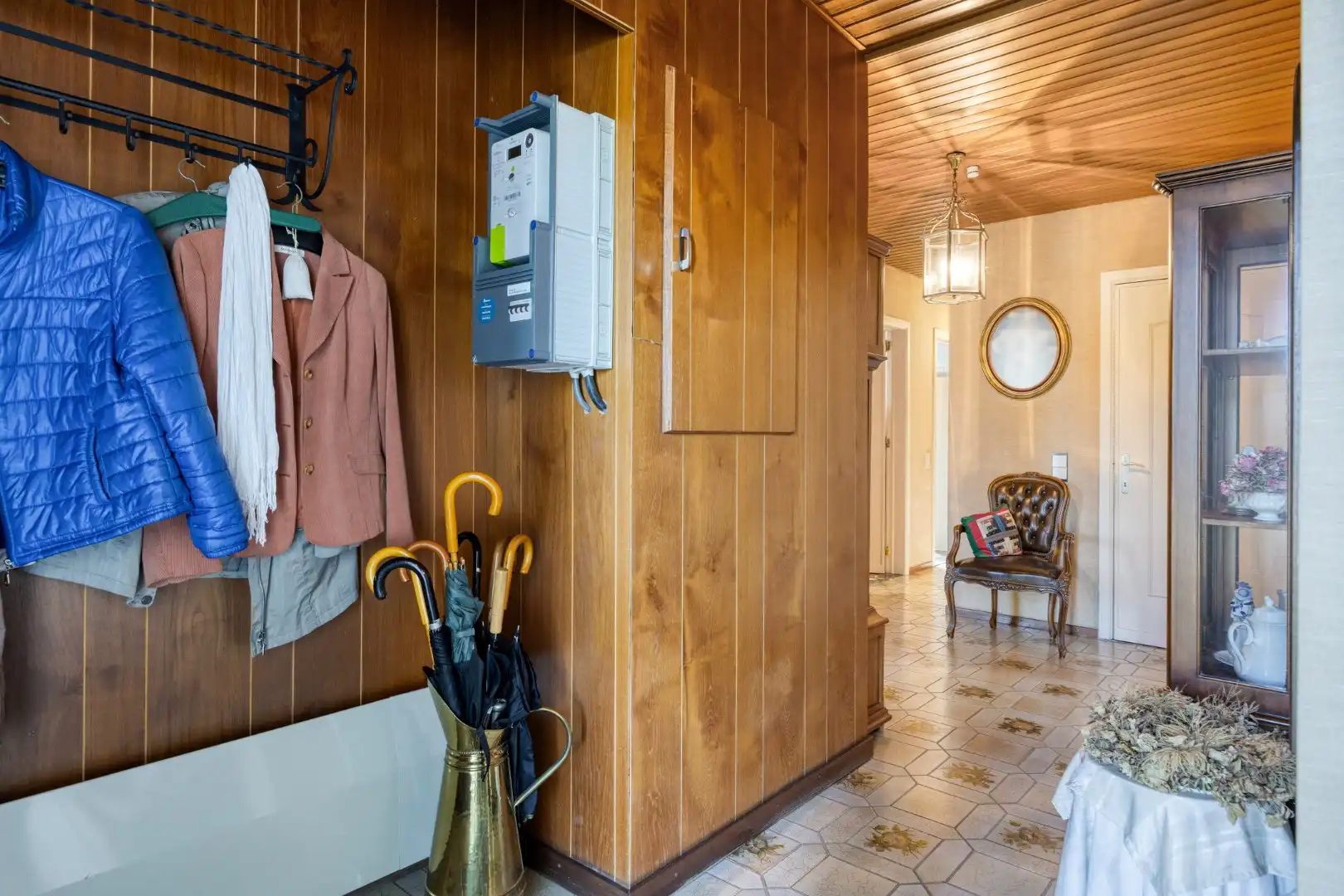 Rustig gelegen op te frissen gelijkvloers woning. foto 11