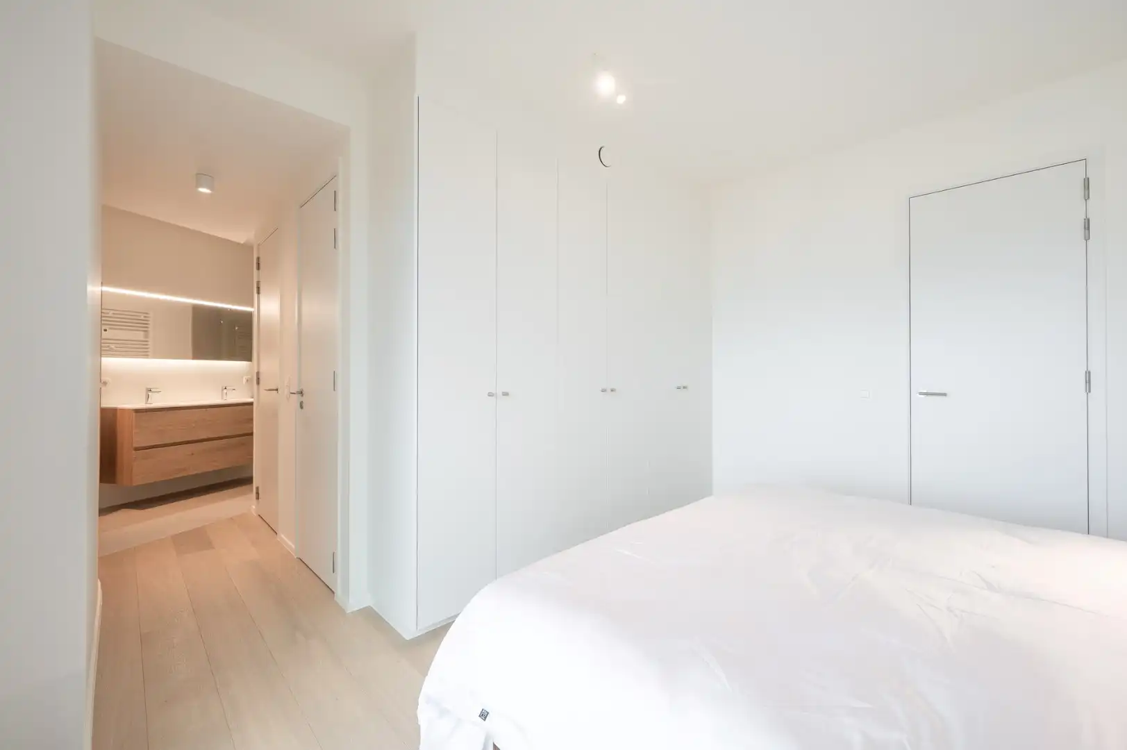 Heldentoren - Duplex genietend van een panoramisch zicht op de kust foto 16