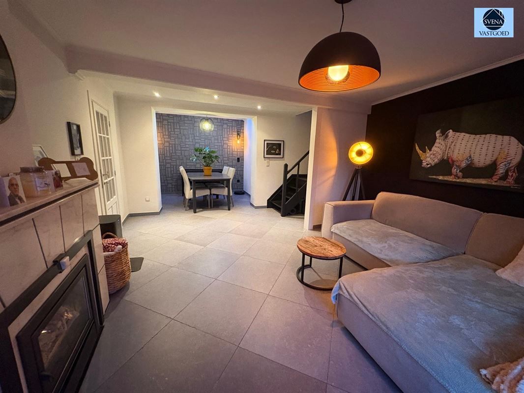 ZEER GEZELLIGE WONING MET GROTE TUIN TE LESSEN foto 5