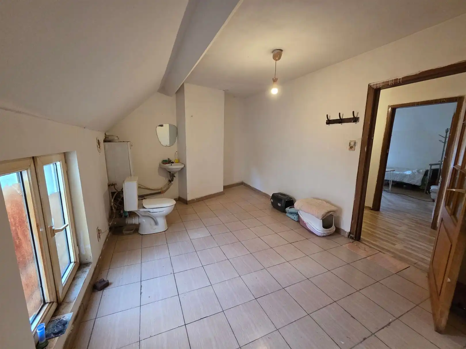 Op te frissen burgerwoning met prachtig zicht op de dokken in een buurt die volop  in ontwikkeling is. foto 12