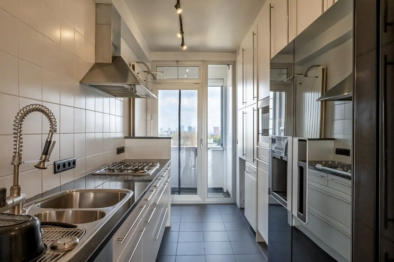 Appartement met twee slaapkamers op 10de verdieping foto 9