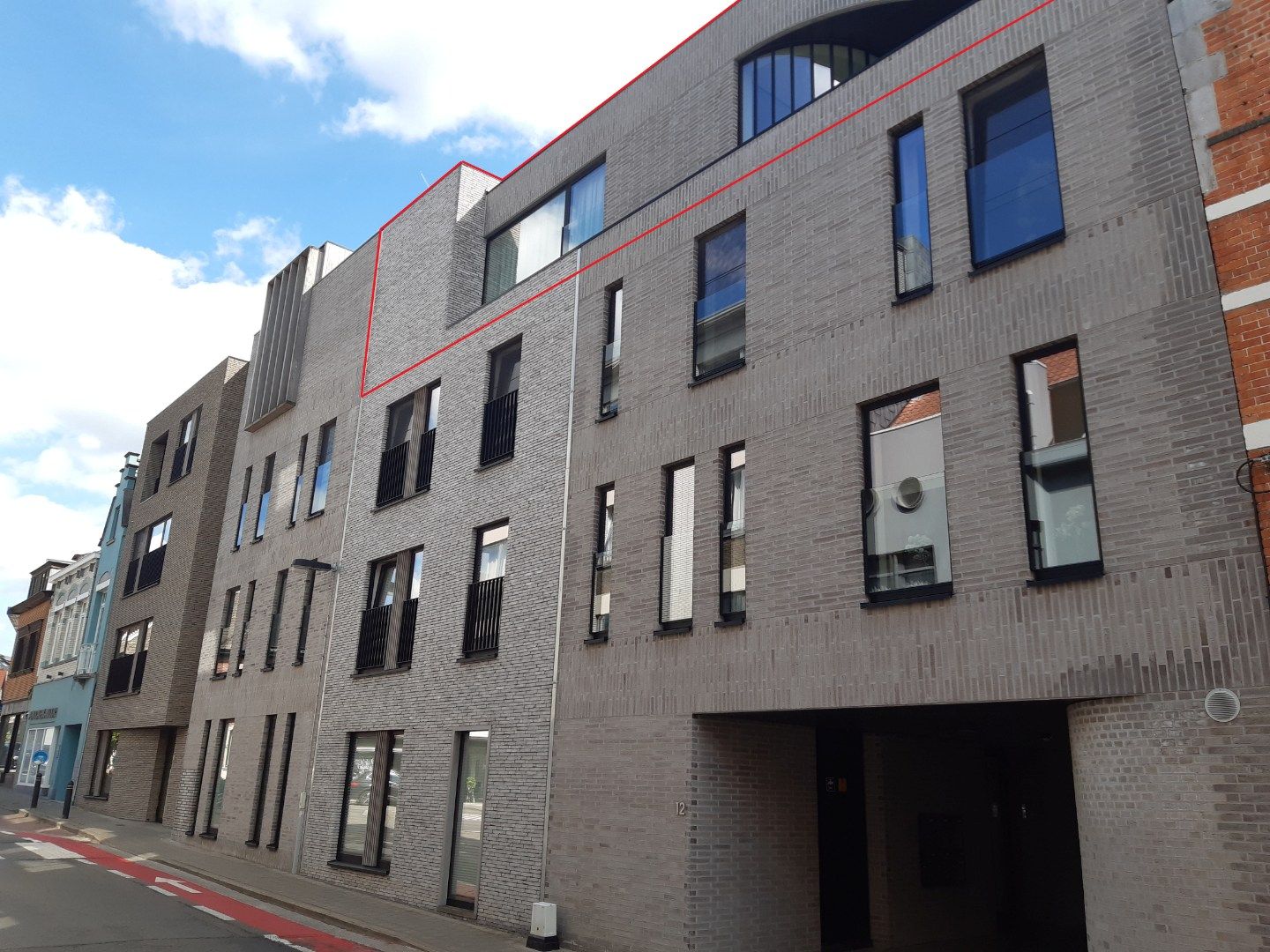 Ruim, energiezuinig 3- slaapkamer appartement. foto 2