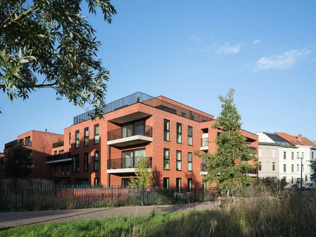 Ruim en lichtrijk dakappartement met twee slaapkamers, bureau en royaal zonneterras in de dynamische omgeving van de Nieuwe Voorhaven. foto 18