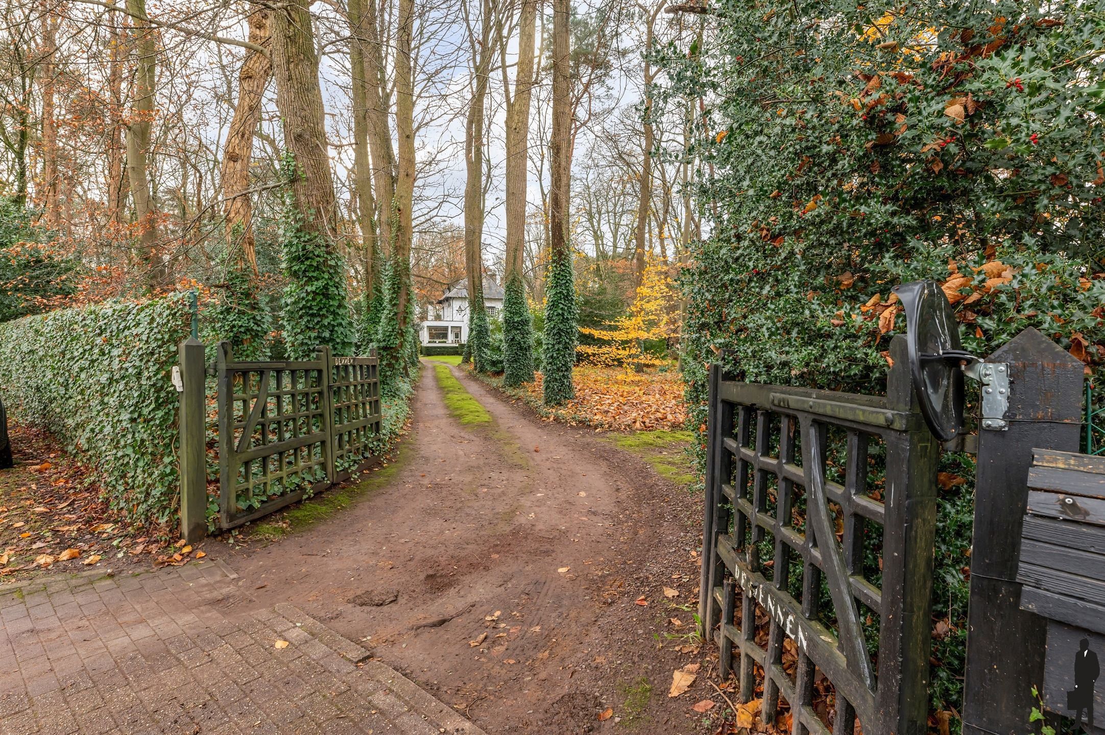 Uiterst charmante villa op een rustige en groene locatie met volledige privacy! foto 29