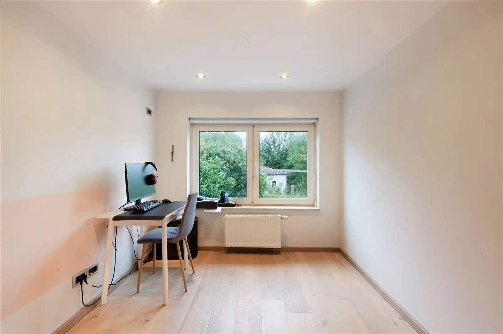 Ruime gerenoveerde gezinswoning zonder tuin foto 14