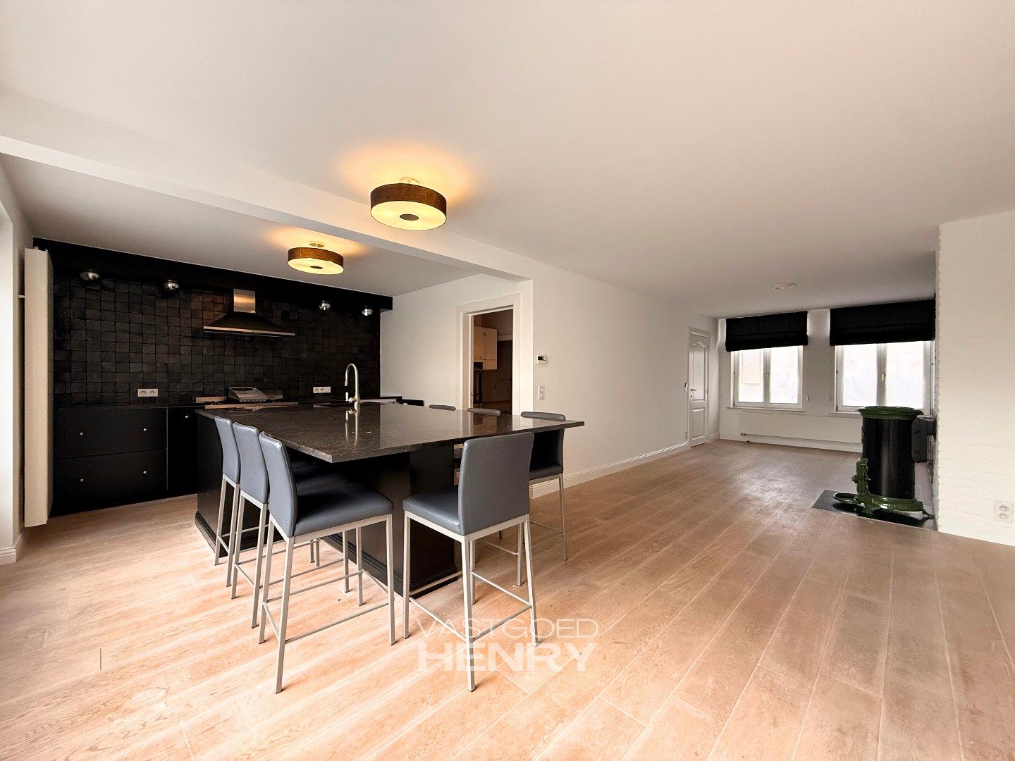 Volledig gerenoveerde woning met karakter foto 3