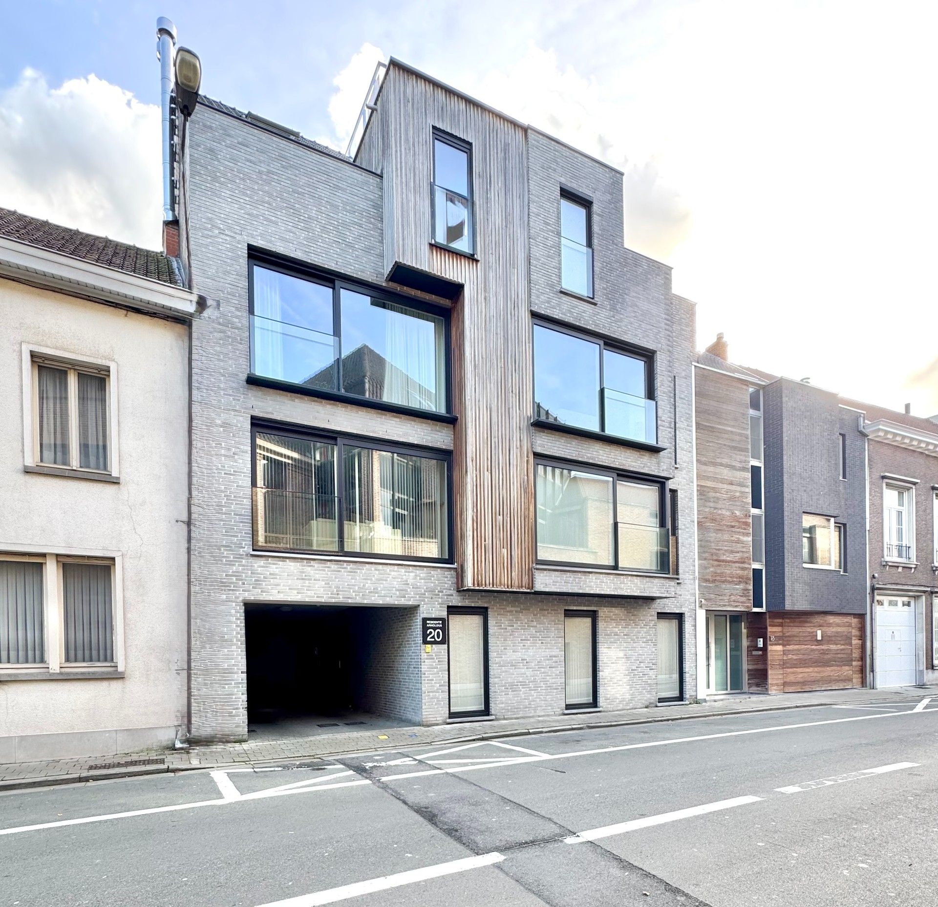 PENTHOUSE MET 2 TERASSEN & GROTE GARAGE foto 16