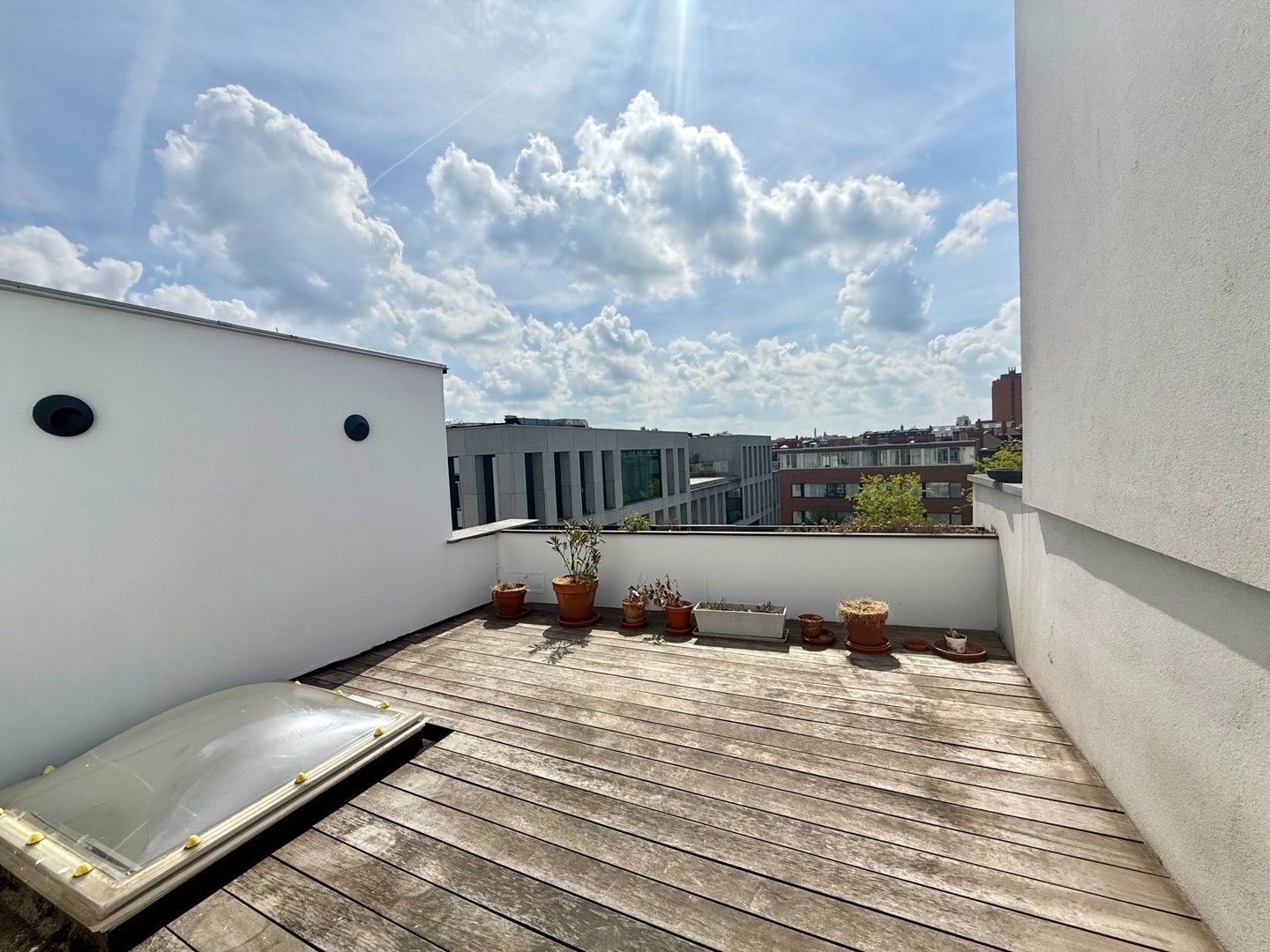 DUPLEX DAKAPPARTEMENT foto {{pictureIndex}}