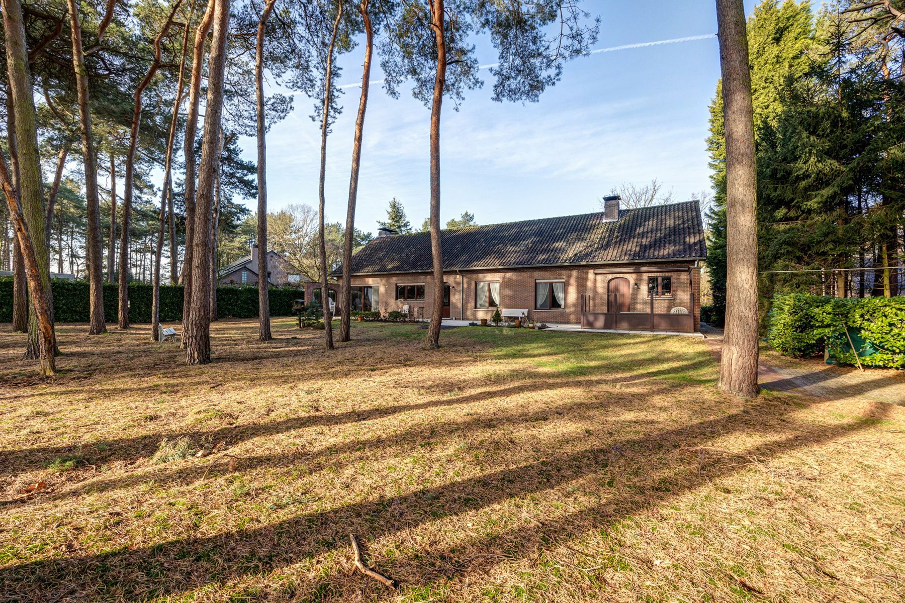 Laagbouwvilla met 3 slaapkamers op perceel grond van 1.831m². Zuidoost georiënteerd.  foto 18