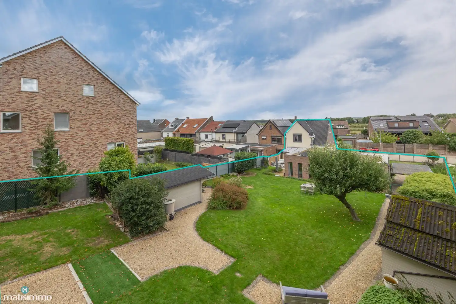 INSTAPKLAAR GERENOVEERDE WONING MET 3 SLAAPKAMERS, GARAGE, CARPORT EN PRACHTIGE TUIN NABIJ HET KANAAL EN DE MAAS IN LANAKEN foto 40