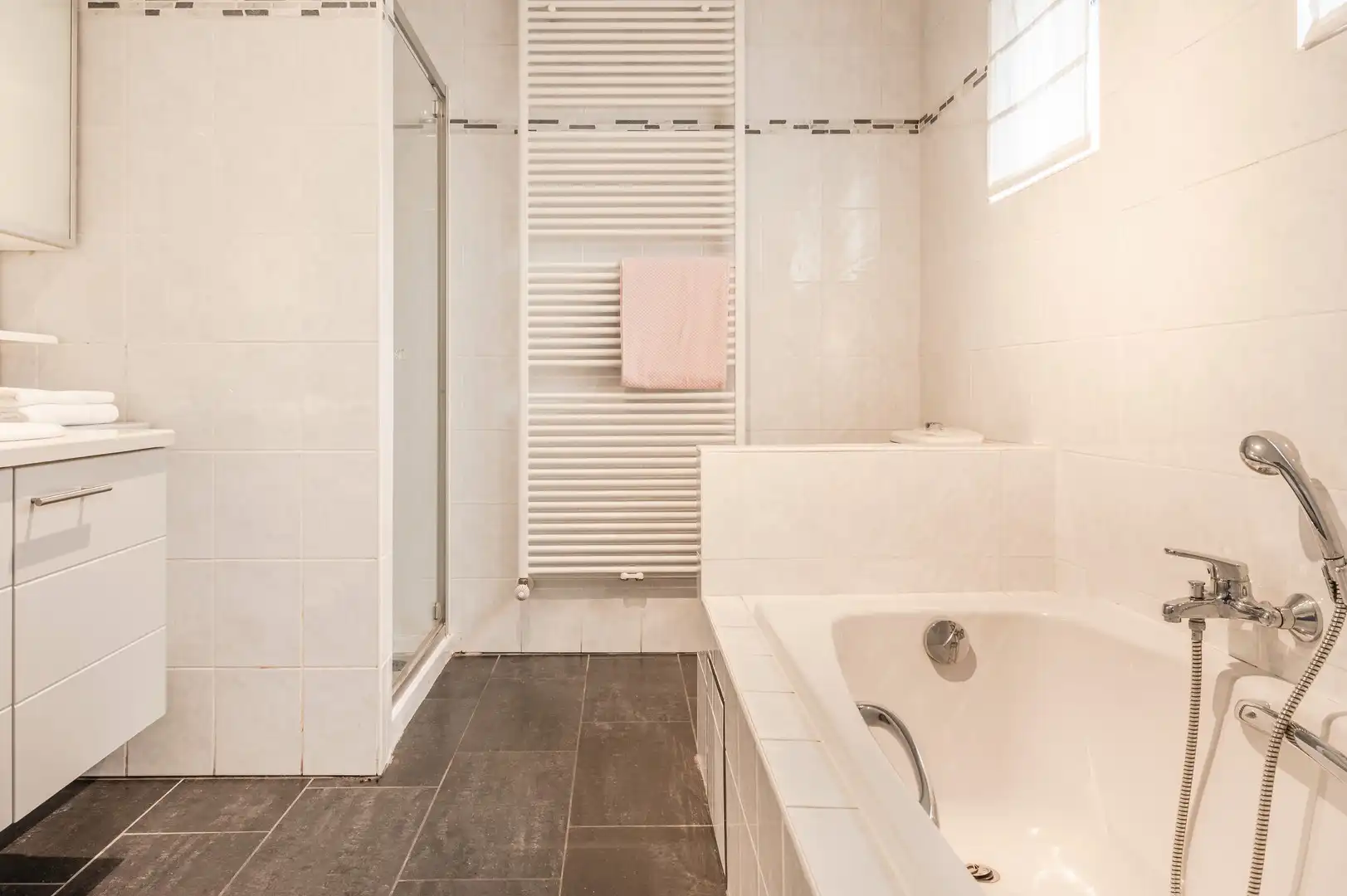 Ruime instapklare woning met garage foto 11