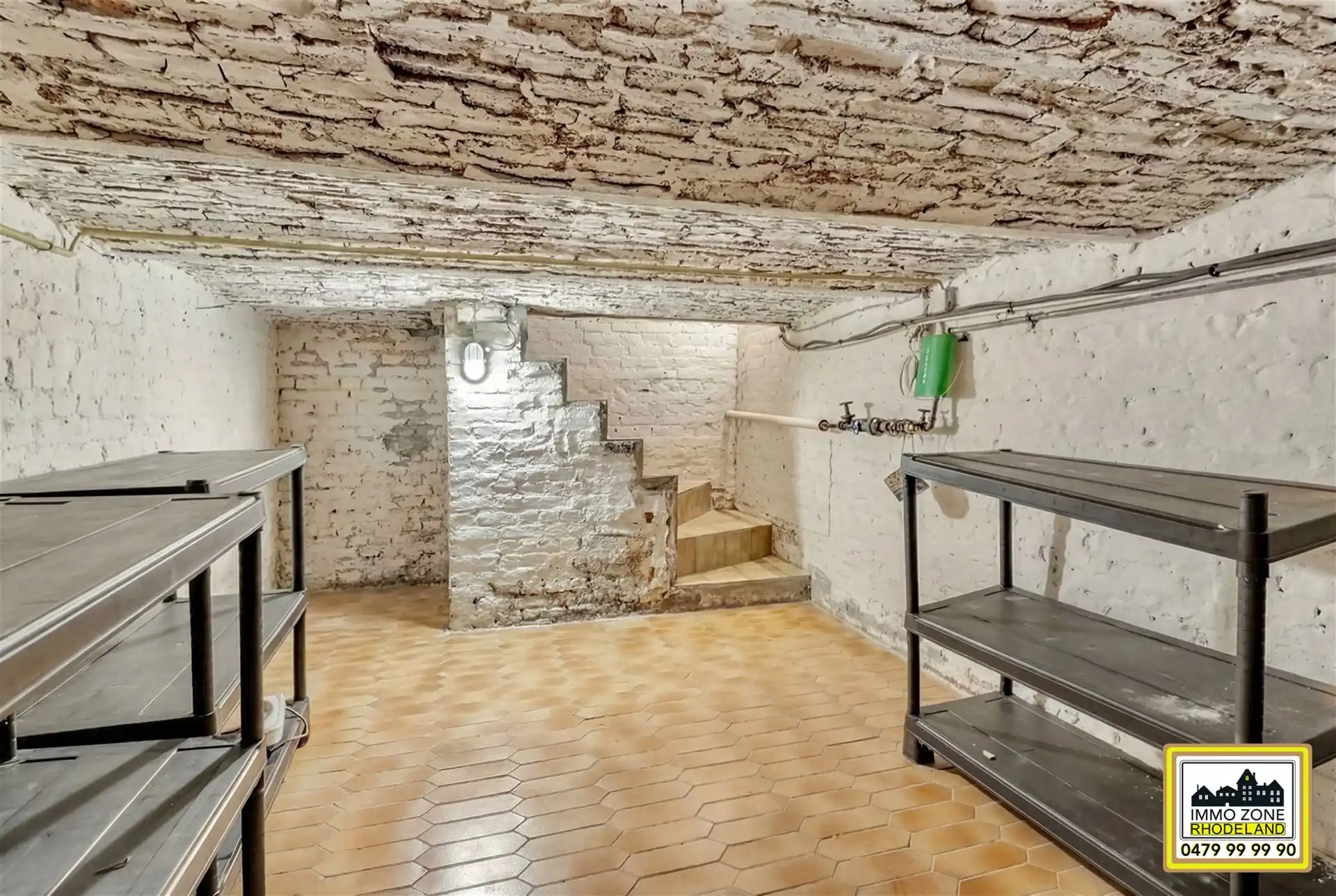 Toffe en uiterst centraal gelegen starterswoning  foto 9