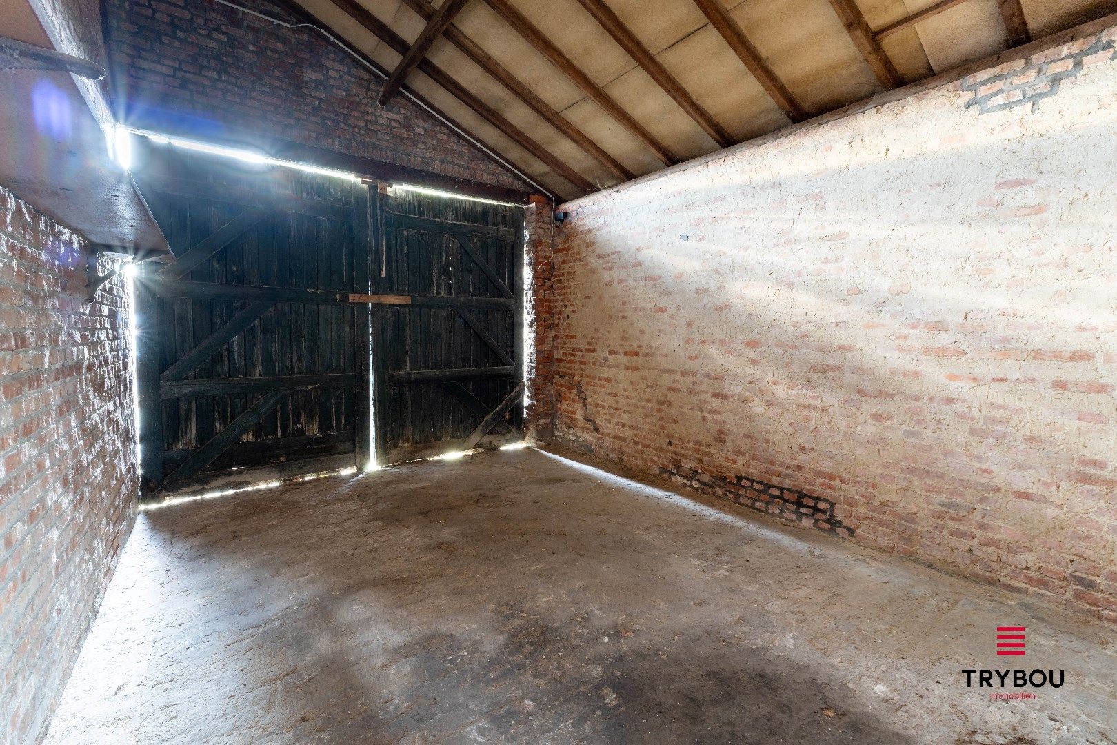 Authentieke hoeve met bijgebouwen op ruim perceel foto 21