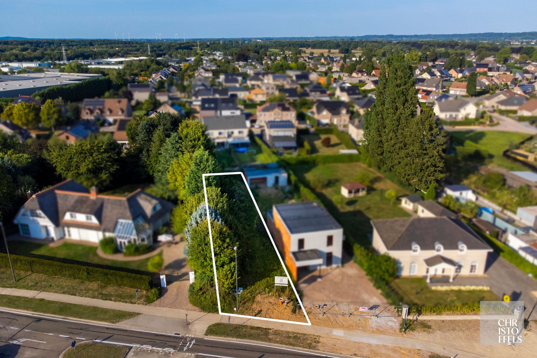 Bouwgrond van 631m² geschikt voor halfopen bebouwing gelegen in Lanaken! foto 2