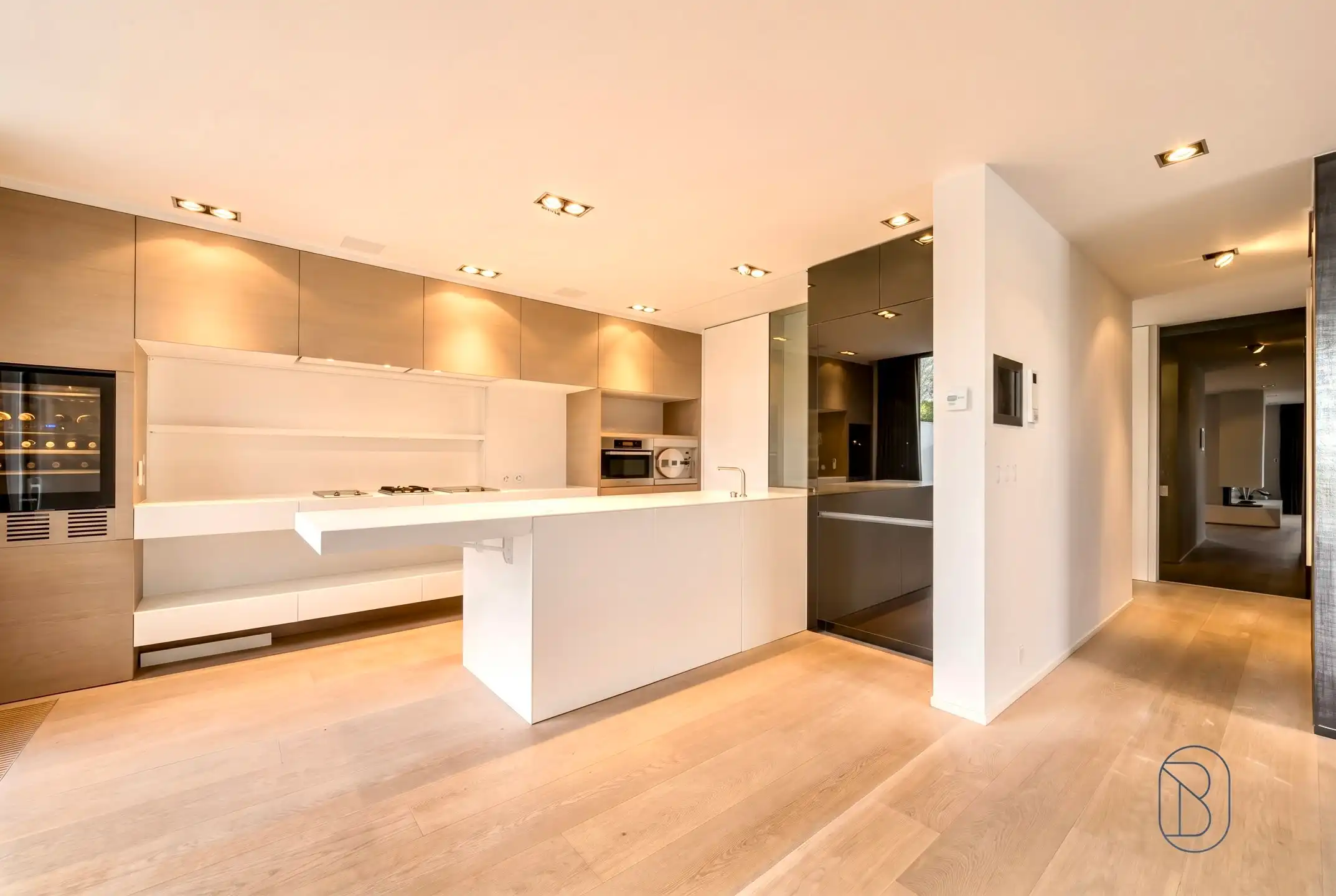 Topgelegen lichtrijke penthouse met prachtig terras foto 10