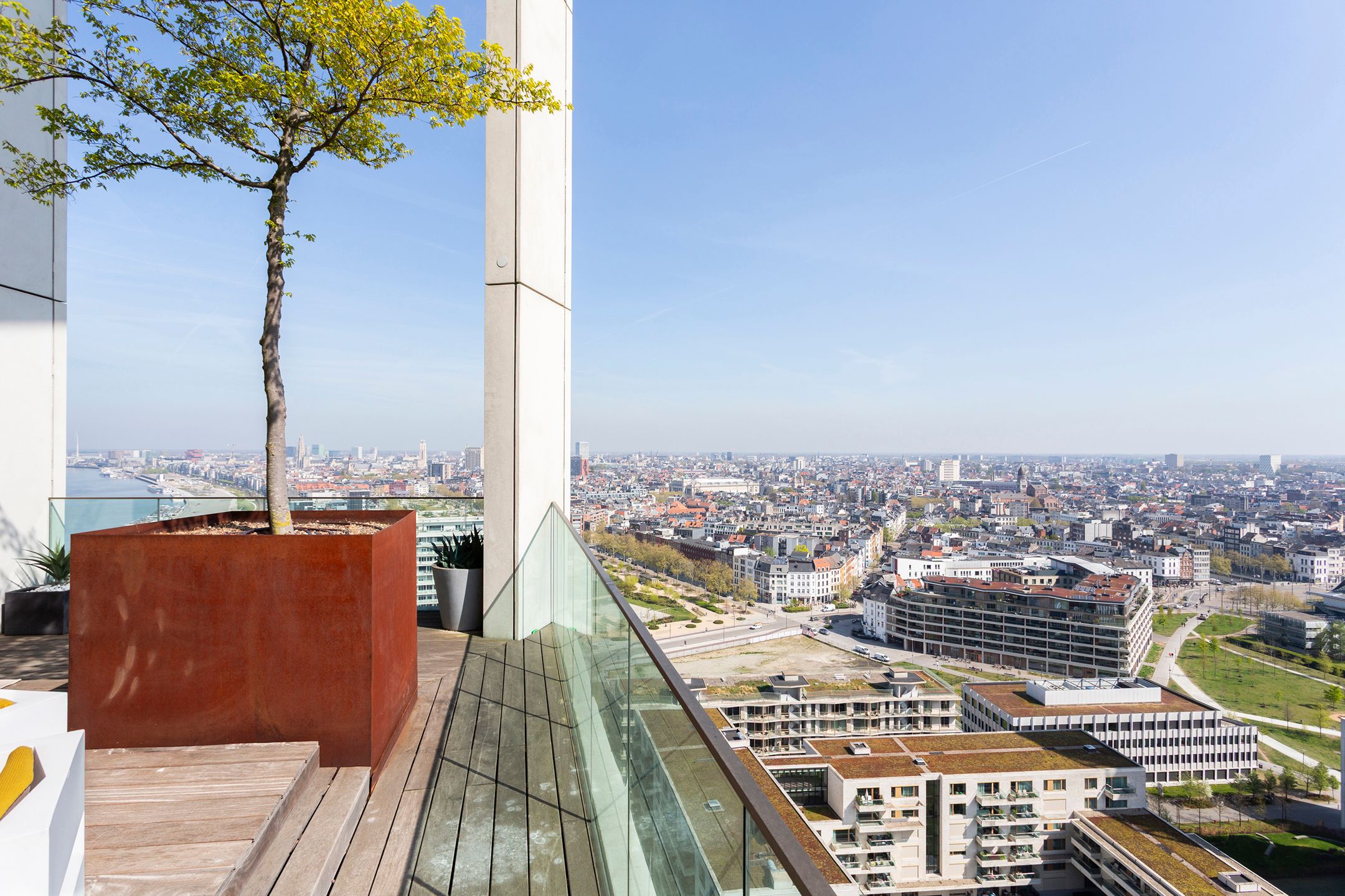luxeappartement met spectaculaire zichten op 20e verdieping foto 4