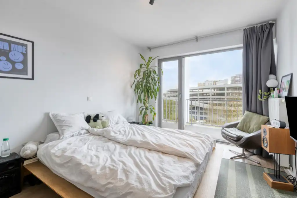 Ruim 3-slaapkamerappartement met zuidgericht terras en open zichten. foto 7