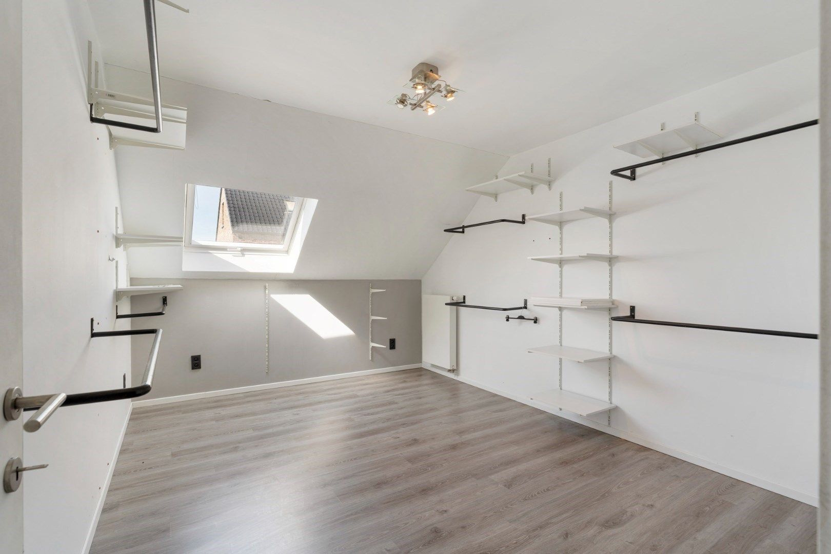 Recente, halfvrijstaande gezinswoning in een moderne bouwstijl op een ruim perceel van 11a06ca nabij de dorpskern van Tongerlo!  foto 31