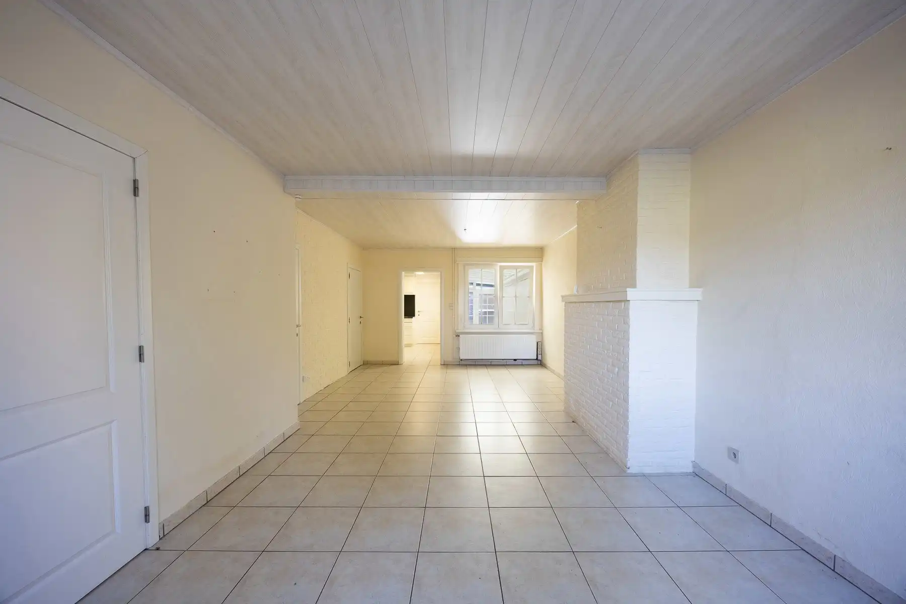 Leuke woning met grote tuin foto 3