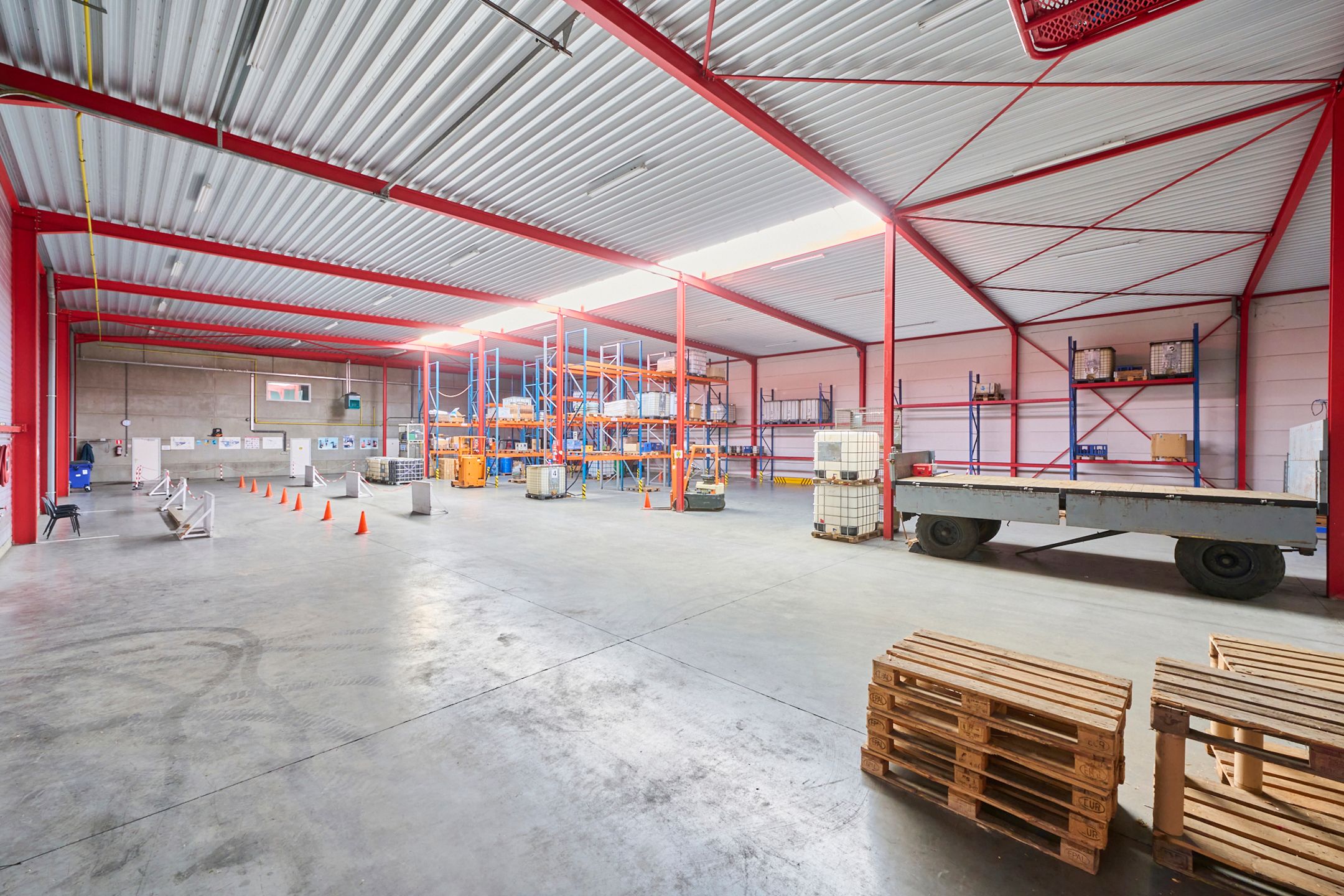  TE KOOP - HAL & KANTOOR in topconditie foto 17