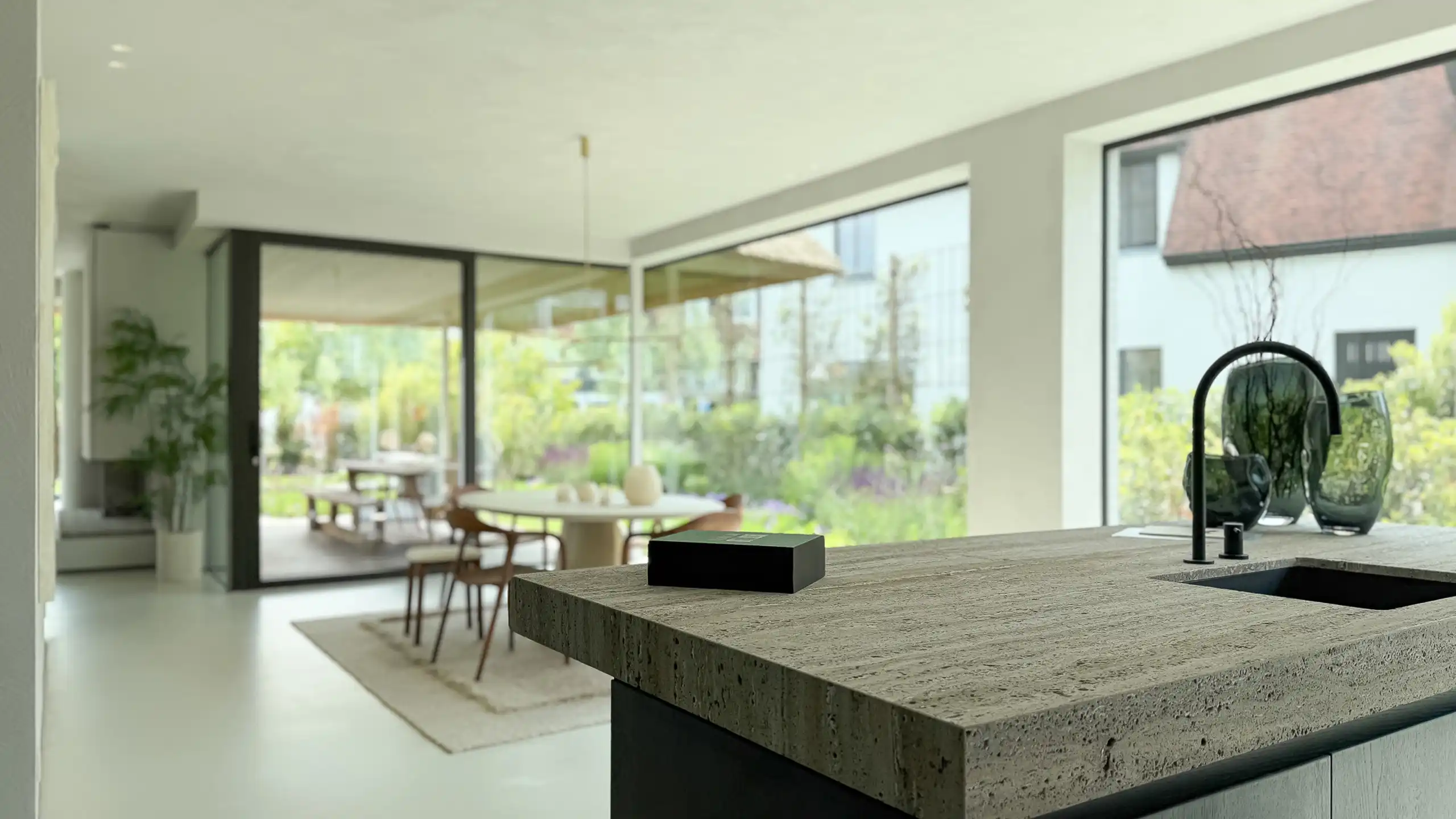 Nieuwbouwvilla met zonovergoten tuin en zwembad -Duinenwater foto 18