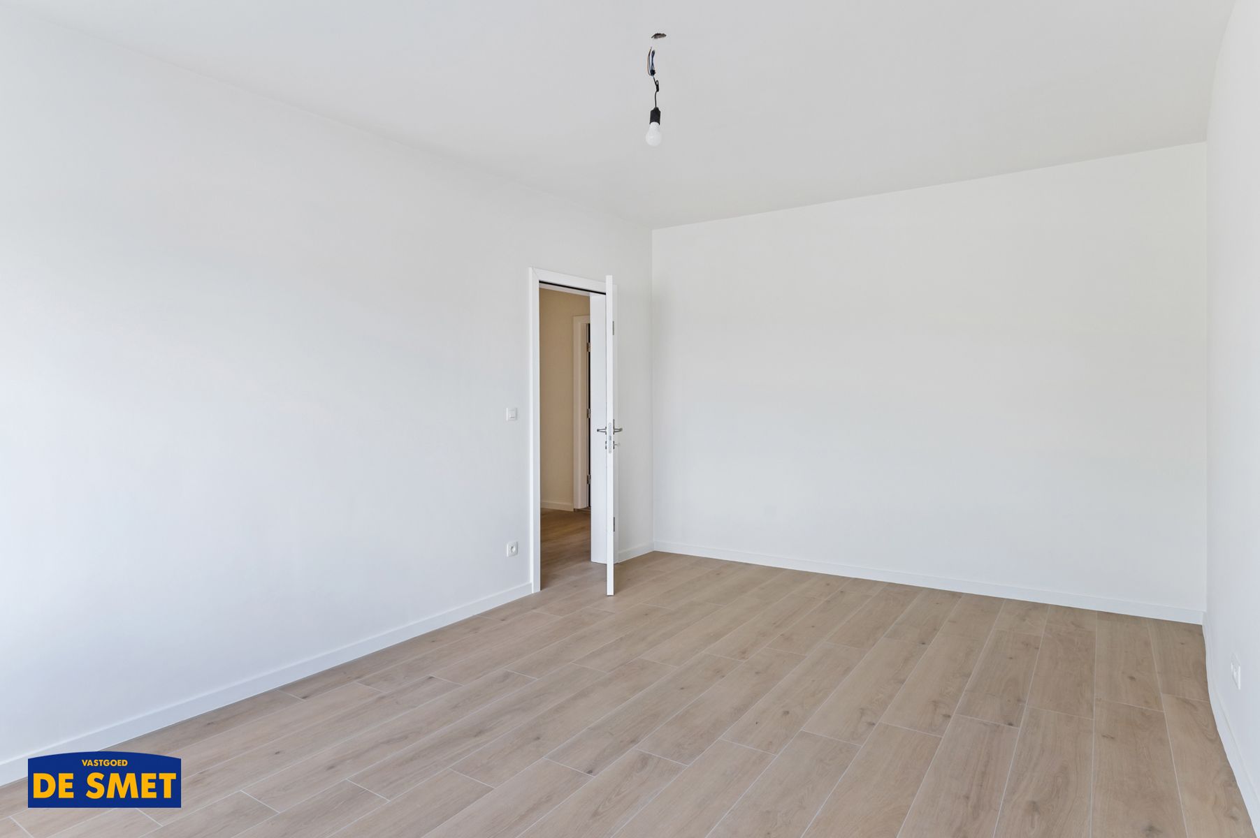 Volledig vernieuwd appartement met terras pal in het centrum foto 13