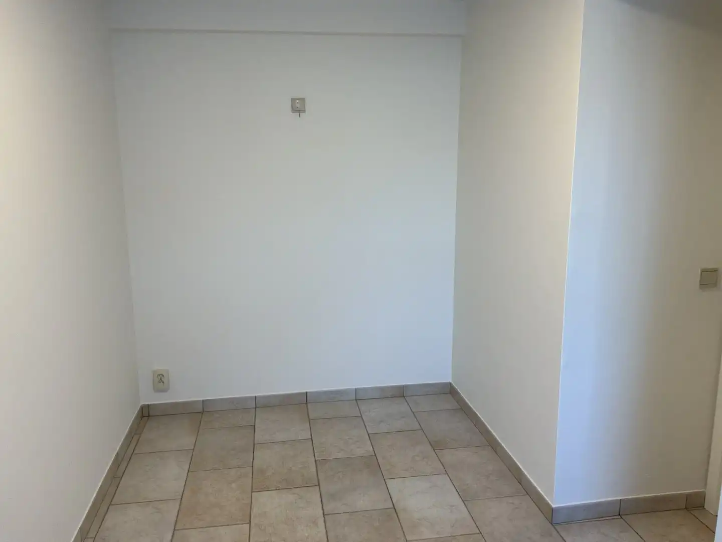 Ruim en lichtrijk appartement met 2 slaapkamers te huur in centrum Izegem foto 9