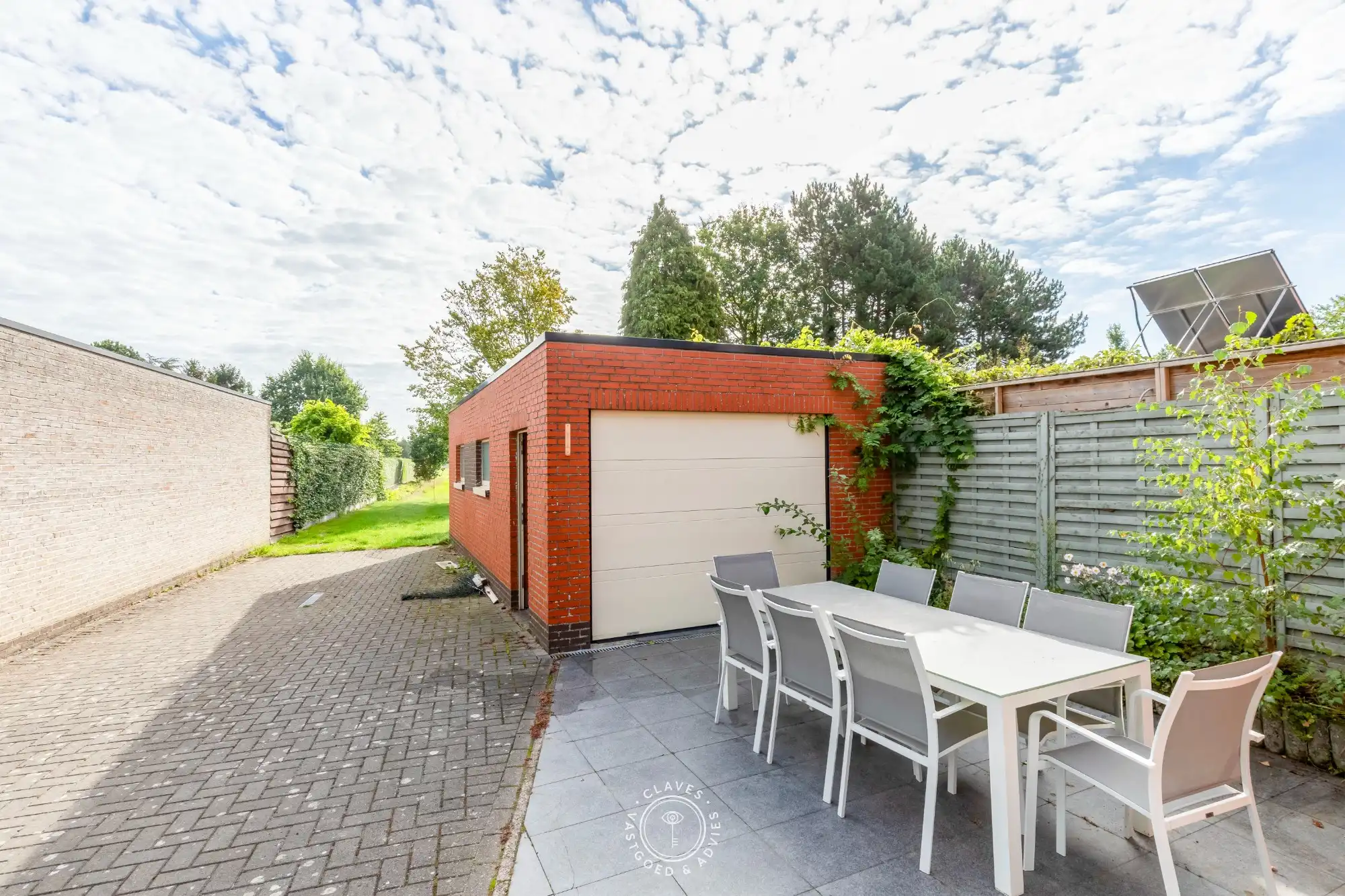 Instapklare halfopen bebouwing met garage en open zicht op de velden foto 7
