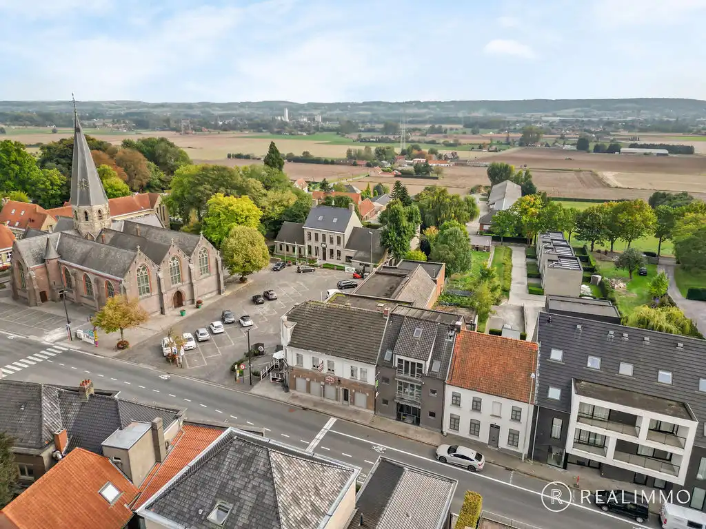 Recente opbrengsteigendom te Tiegem! foto {{pictureIndex}}