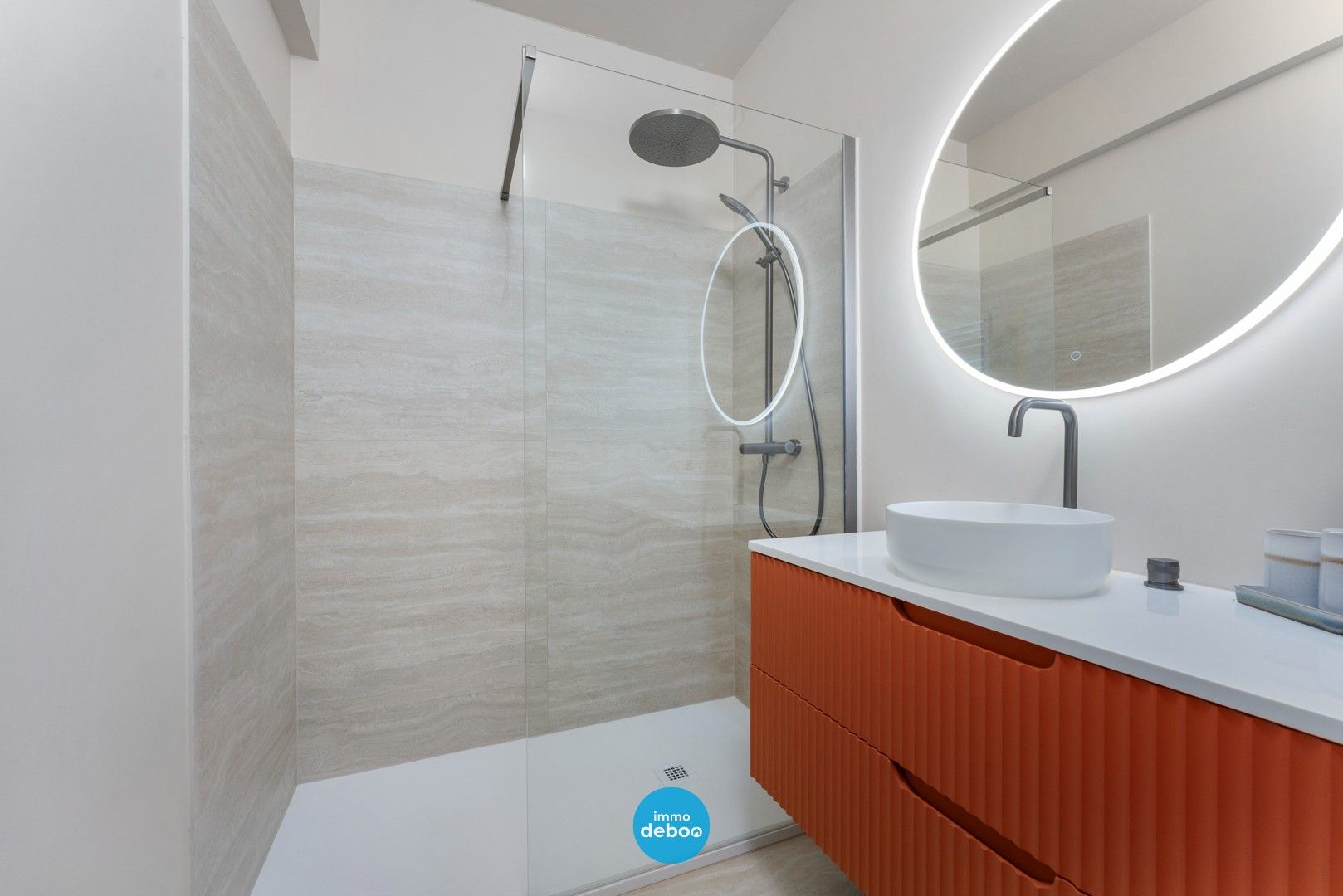 Compleet gerenoveerde studio op topligging foto 9