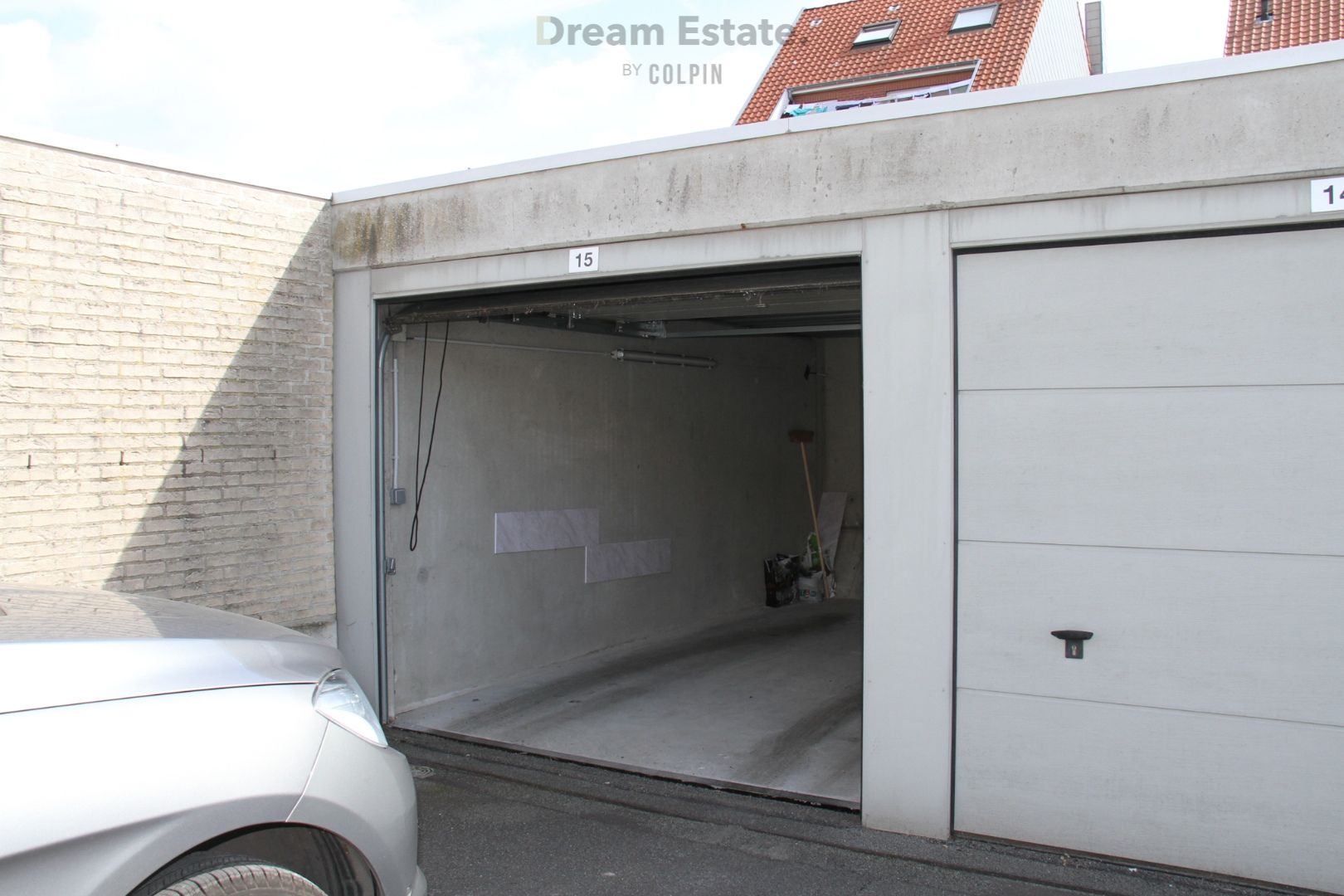 Ruime afgesloten garagebox op centrale ligging foto 3