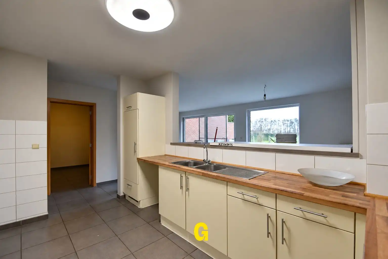 Ruim en degelijk gelijkvloersappartement met groot terras en tuintje   foto 2