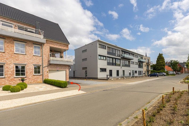 Afgesloten garage in het centrum van Paal foto 7