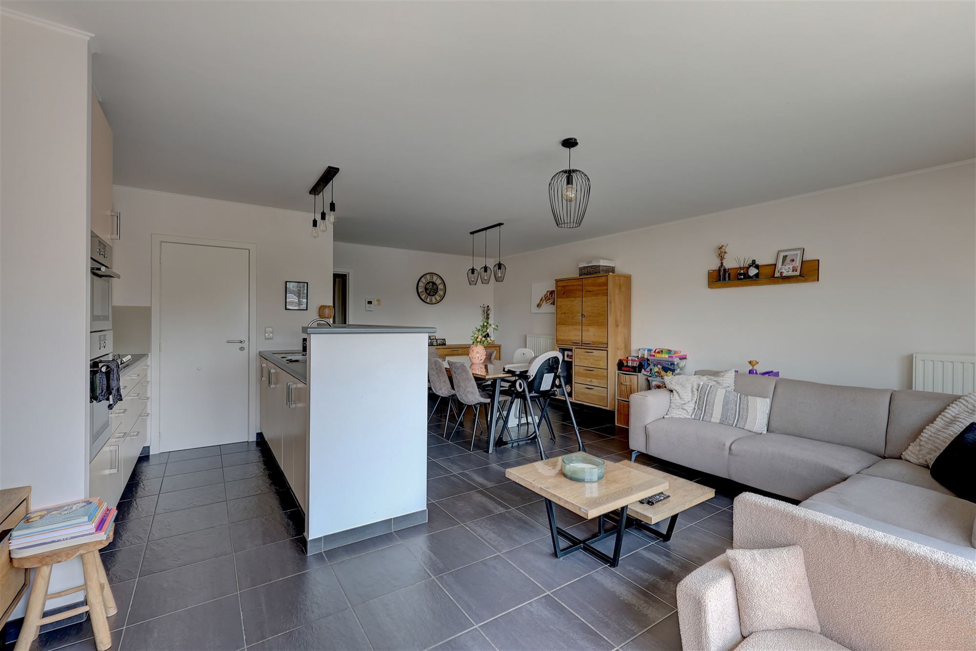 Lichtrijk appartement met twee slaapkamers foto 2