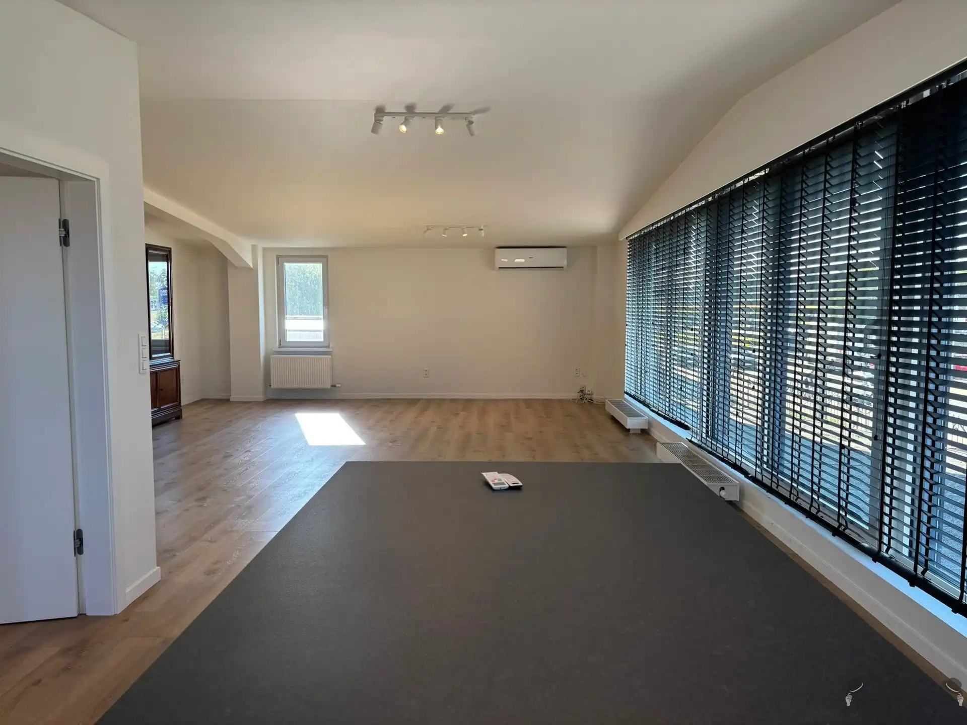 Ruim en volledig vernieuwd appartement met grote leefruimte in Sint-Lenaarts foto 6