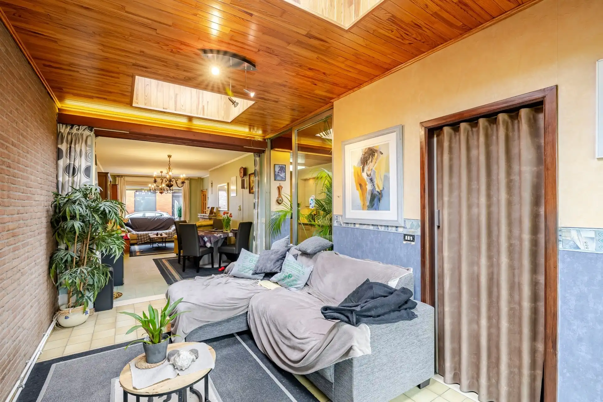 Rijwoning nabij het OLV-ziekenhuis met 3 slaapkamers en tuin foto 9