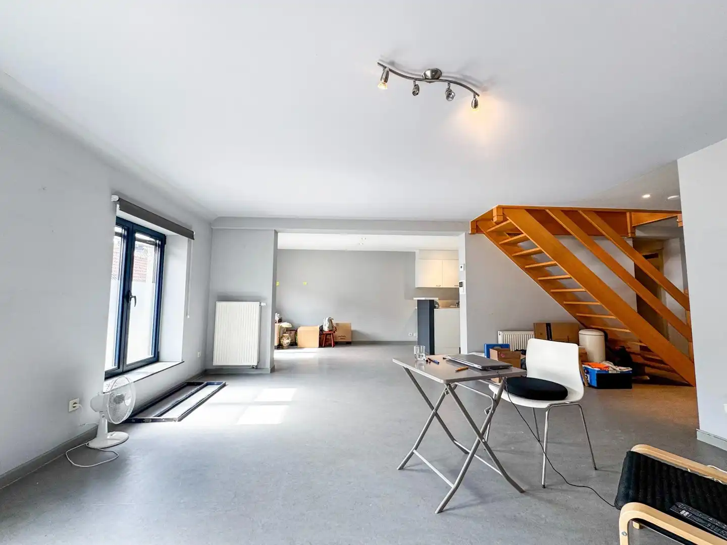 Zeer ruim duplexappartement met 2 slaapkamers en grote zolder foto 6